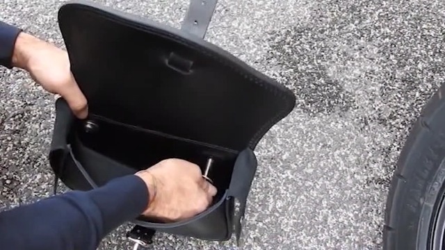 Borsa Laterale In Vera Pelle Per Harley Davidson Softail, Fat Bob, Low Rider, Slim - Apertura Magnetica Rapida - Lato Destro - 3