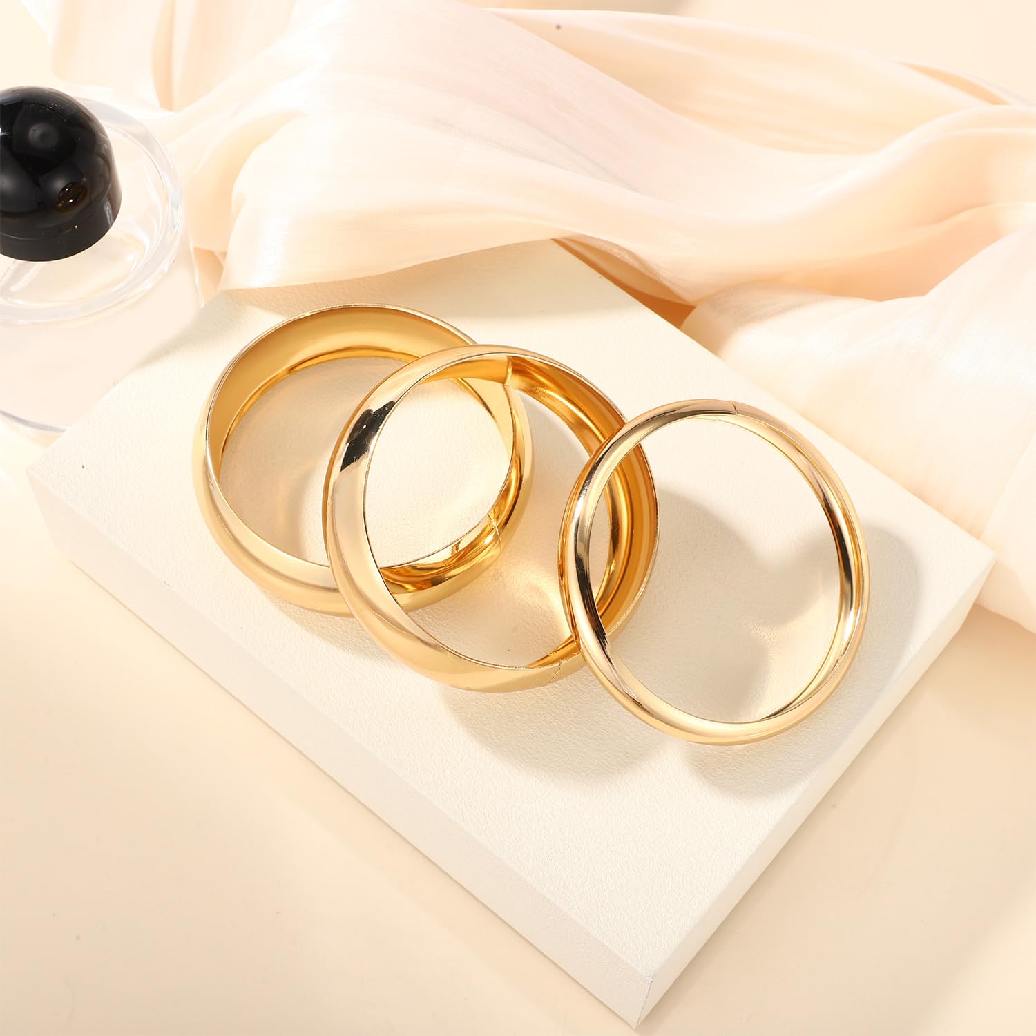 3 szt. Złota Bransoletka Typu Bangle dla Kobiet, Gruba Szeroka Bransoletka Mankietowa Modna Wyrazista Biżuteria z Charakterem Zestaw Bransoletki w Kolorze Złotym Moda Akcesoria Prezent