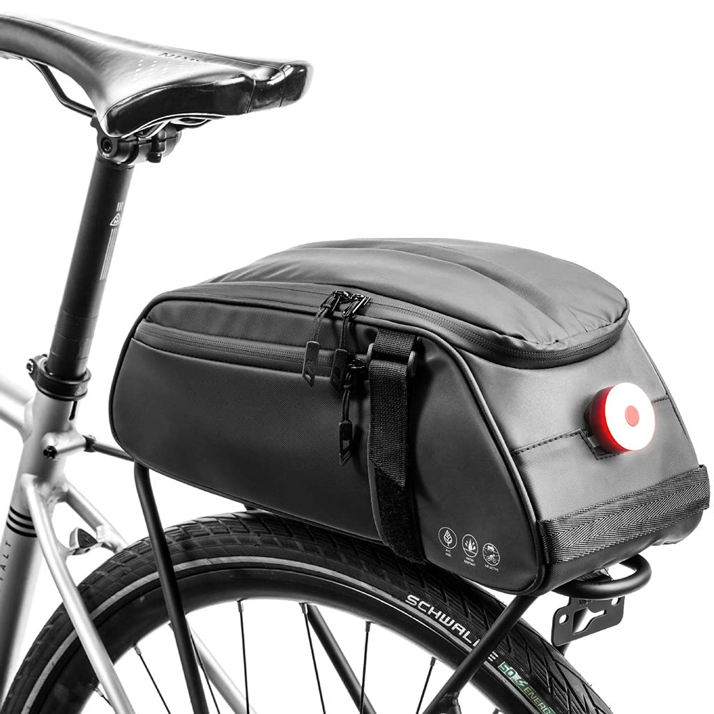 Bolsa trasera de bicicleta que evita mochilas pesadas en rutas de montaña