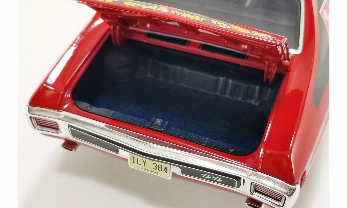 Amazon.com: 1/18 Acme 1970 Chevy Chevelle 454 LS6 Red Alert Red 