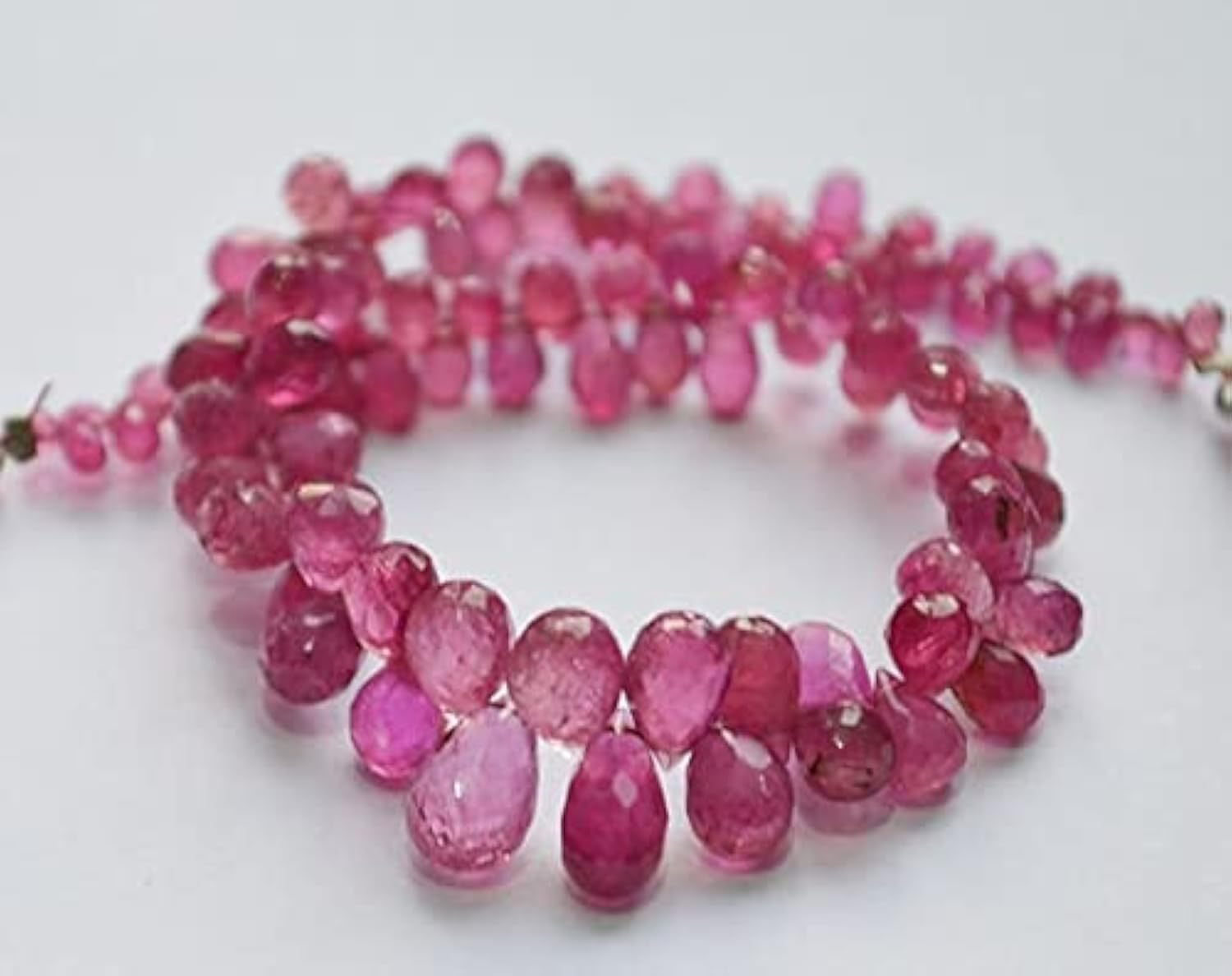 Tourmaline rose foncé gouttes pour création de bijoux uniques fil de 20cm