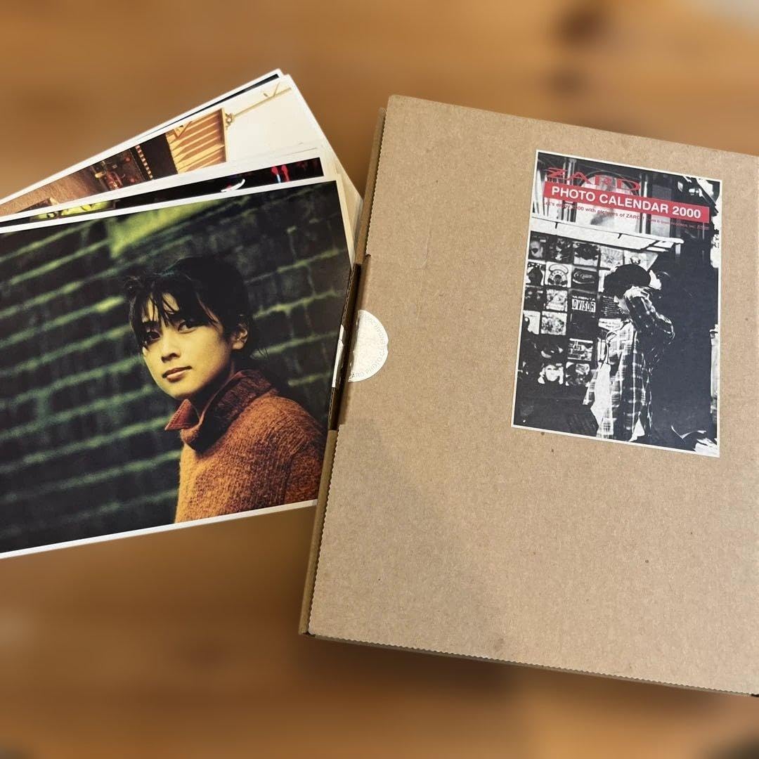 ZARD カレンダー　17個セット Amazon.co.jp: ZARDカレンダー 1999.9月?2000.12月 お : おもちゃ