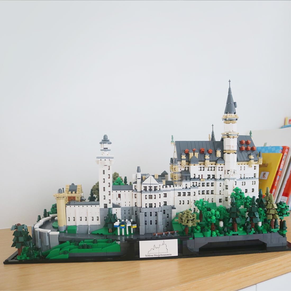 Neuschwanstein Castle Buiding Blocks Set,1/30 Scale German Medieval Castle Unbuilt Architecture, Highly Restored Tower Appearance and Details, Display and Decor Model, 6786PCS