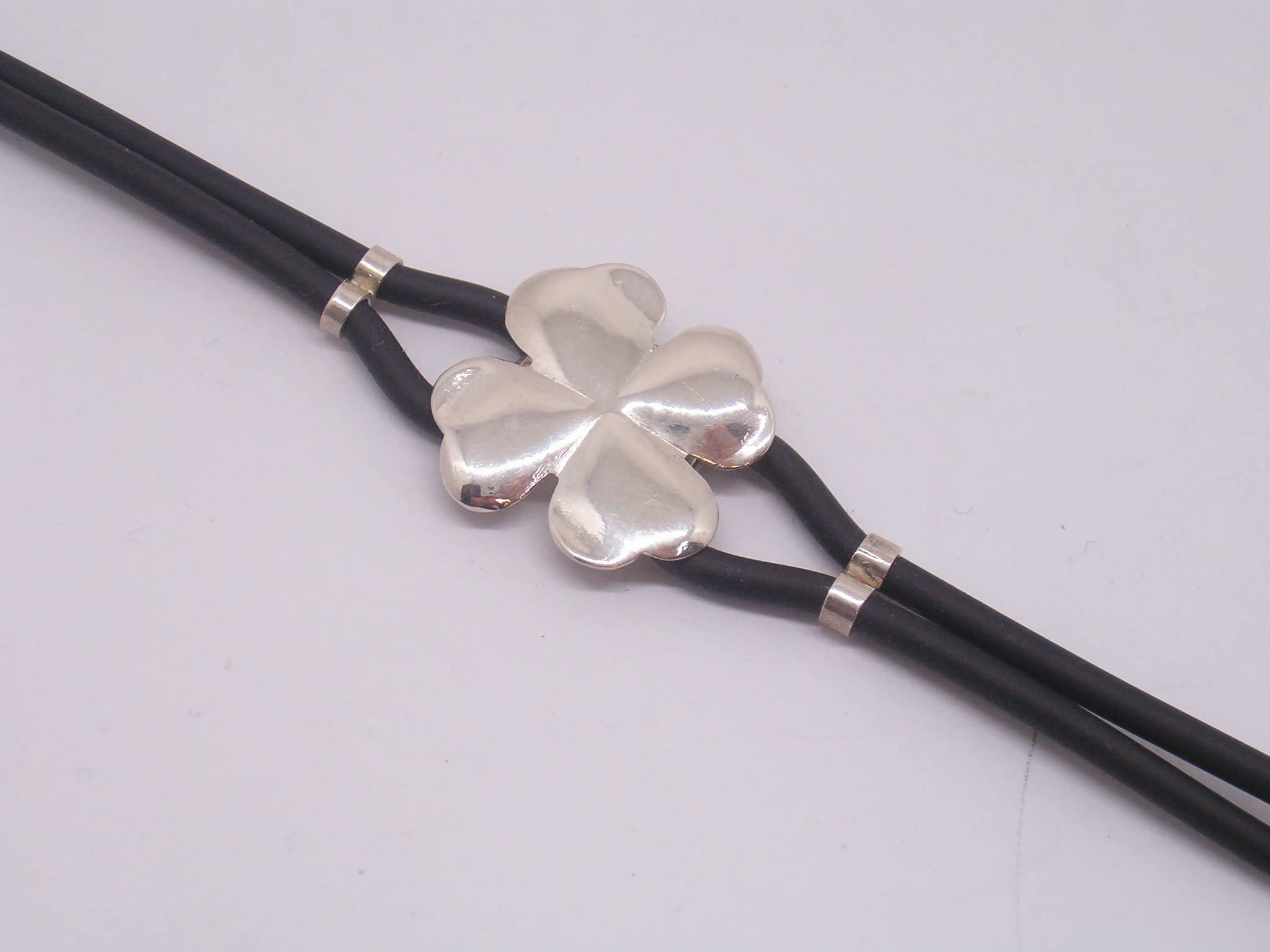 Quadrifoglio : Braccialetto in Argento 925 e Caucciù con Portafortuna - Bracciale Fortuna -