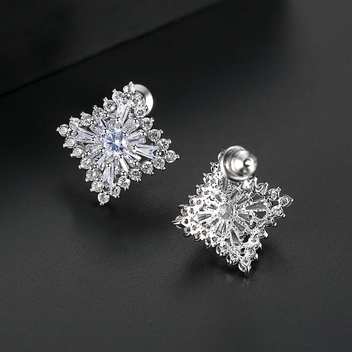 Minimalist Round Cut D-color VVS1 Moissanite Earrings, 14K Gold Floral Stud Earrings for Women, Ideal for Valentine's Day and Anniversaries