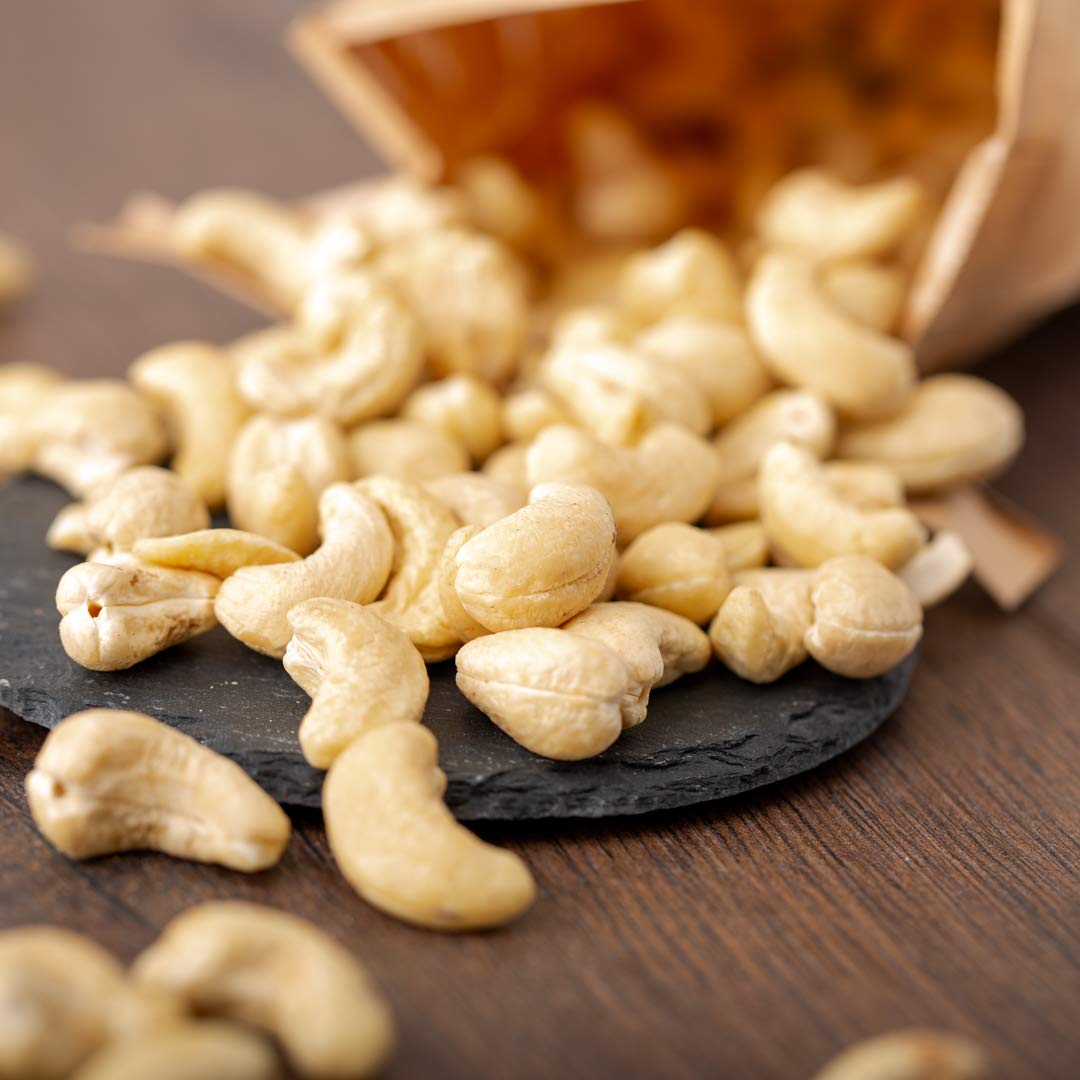 süssundclever.de® | Bio Cashewkerne | ganz Kerne | 1 kg | 100% naturbelassen | plastikfrei und ökologisch-nachhaltig abgepackt | Cashews