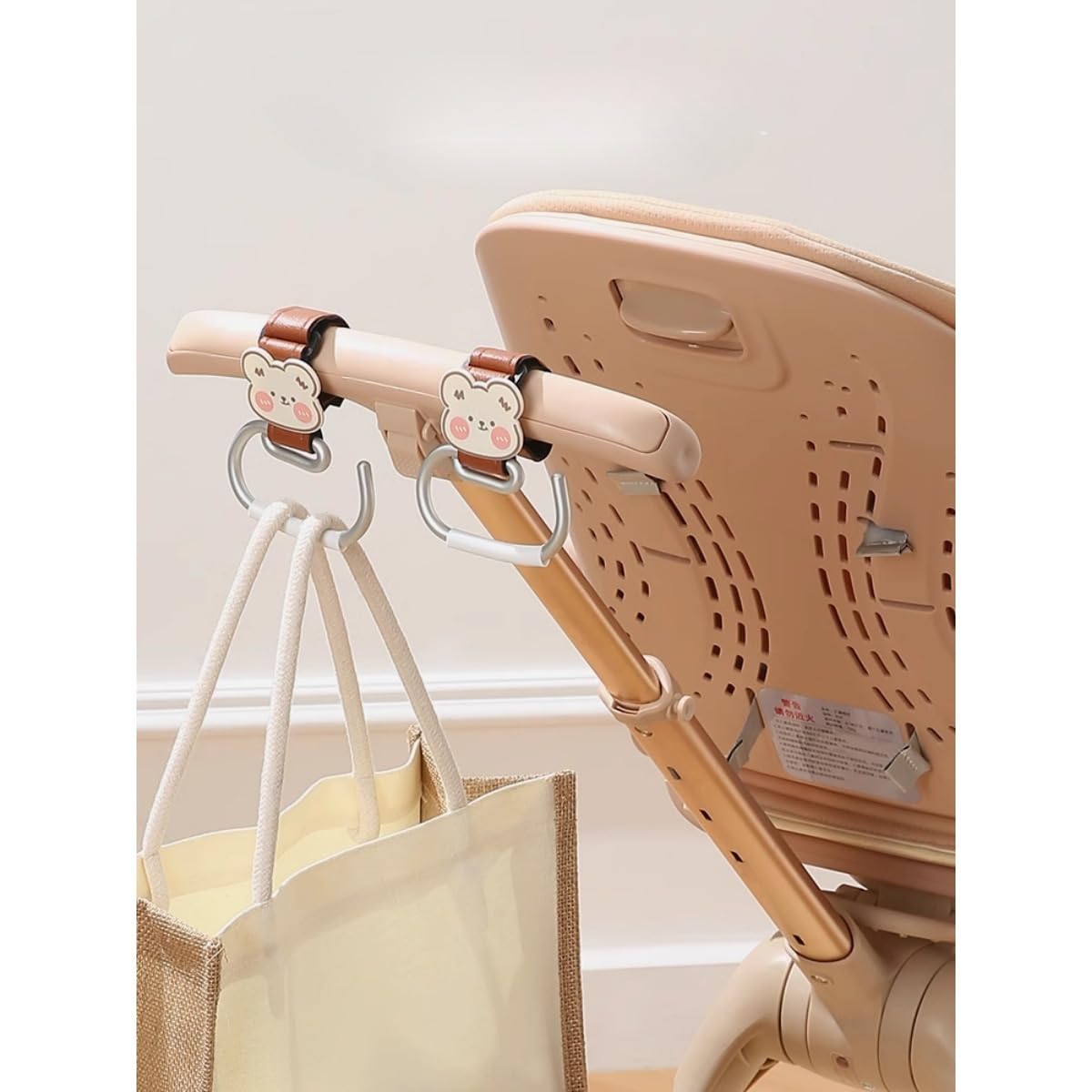 Lot de 2 crochets mignons pour poussette - Motif animal de dessin animé - Pour accrocher des sacs à langer - Clip de poussette et accessoires de poussette - Grand mousqueton (marron)