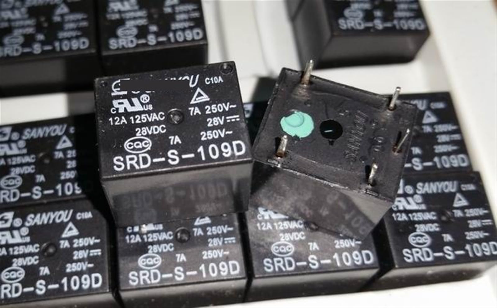 Relais 5 broches SRD-S-109D 9V microcontrôleur et domotique Arduino