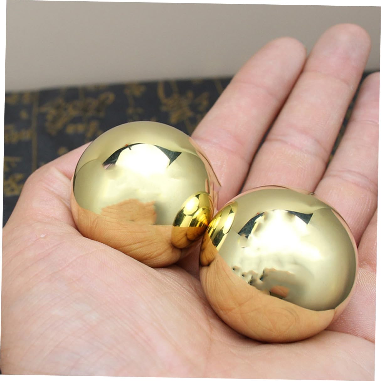 HEMOTON Handmassagebälle aus Messing Kleine Dekorative Handübungsbälle Finger Handbeweglichkeit Praktische Massagekugeln für Senioren und Gymnastik