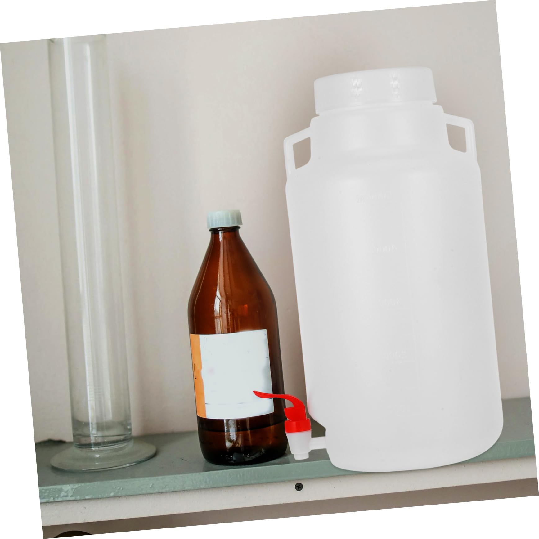 Amosfun Labor Dosierflasche aus Kunststoff 5 L mit Auslaufsicherem Flaschendeckel und Tragbarem Design für Laborgebrauch von Fachleuten
