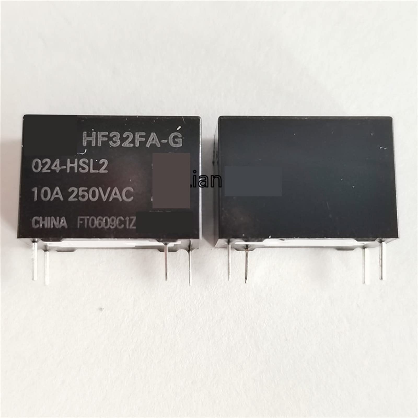 Relais HF32FA-G-012-HSL2 pour remplacer un composant défectueux sur carte 12V