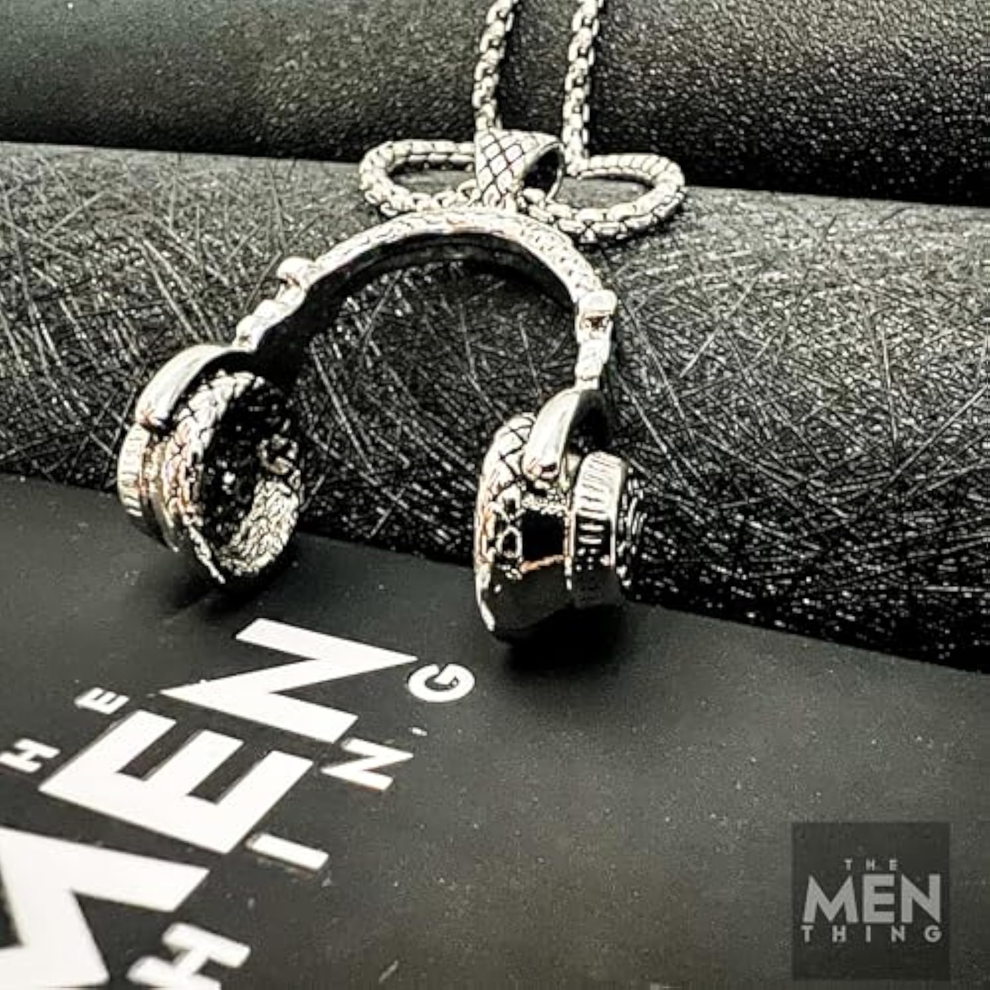 Titanium Steel Headphone Pendant Necklace, 24 Inch