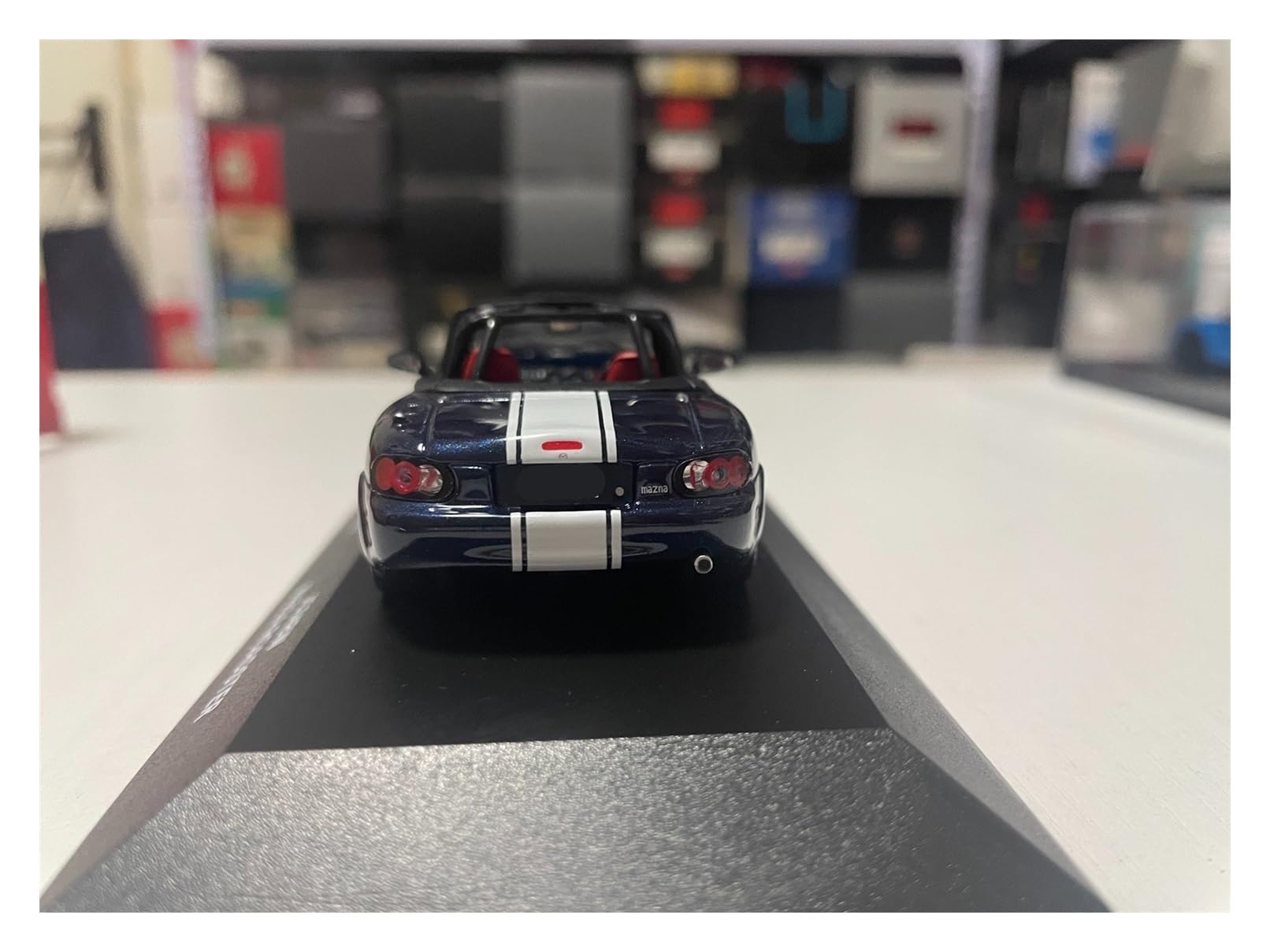 Mazda MX-5 1/18 スケールモデル 1/18 Mazda MX-5 Miata Spider 1990 (Blue) Resin Model Car by