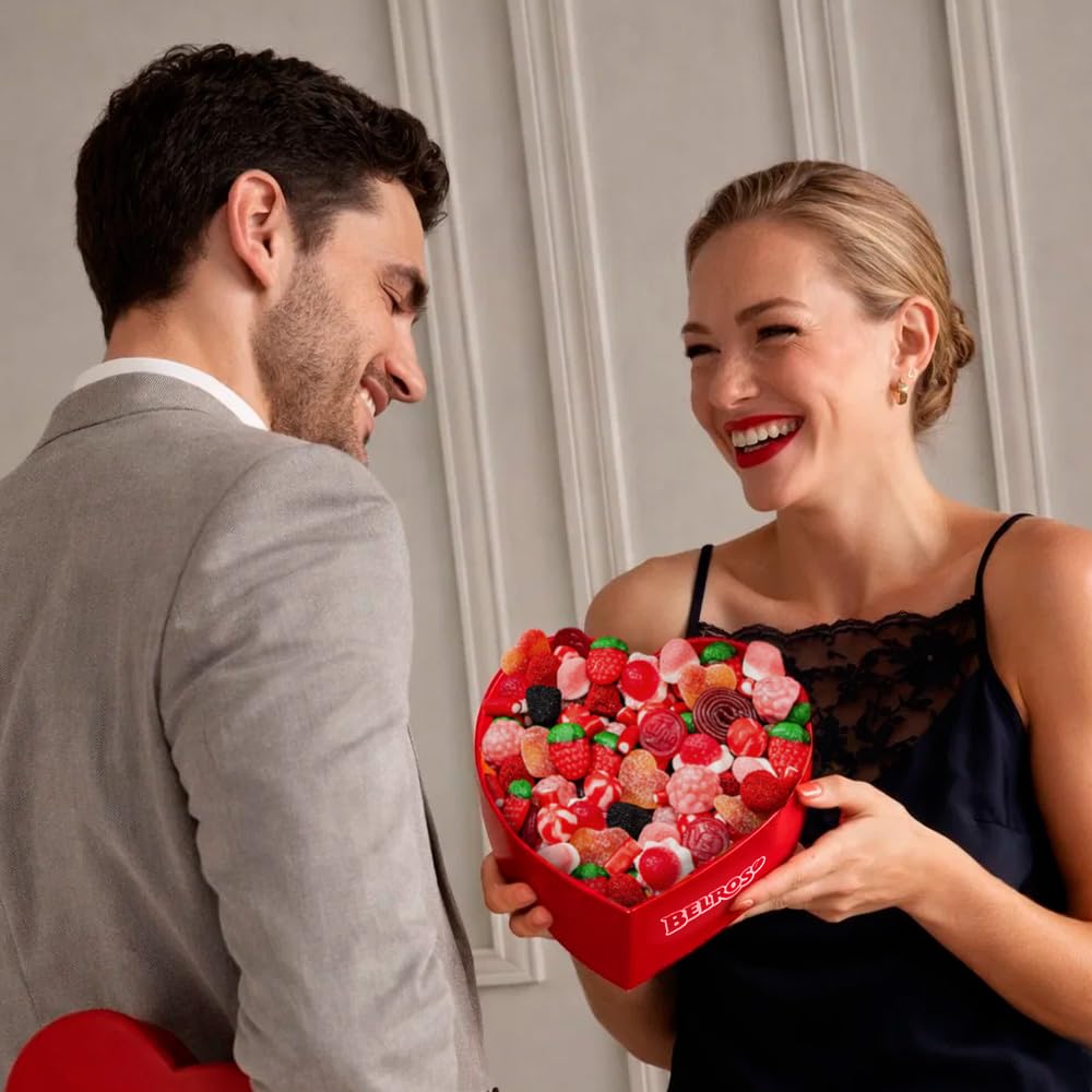 BELROS Pack 1,5kg de Gominolas y Chuches. Caja Forma de Corazón. Idea para Regalo Romántico, Dia del Padre, Ideal para Parejas, Dia de la Madre. Ocasión Especial. Surtido de Dulces