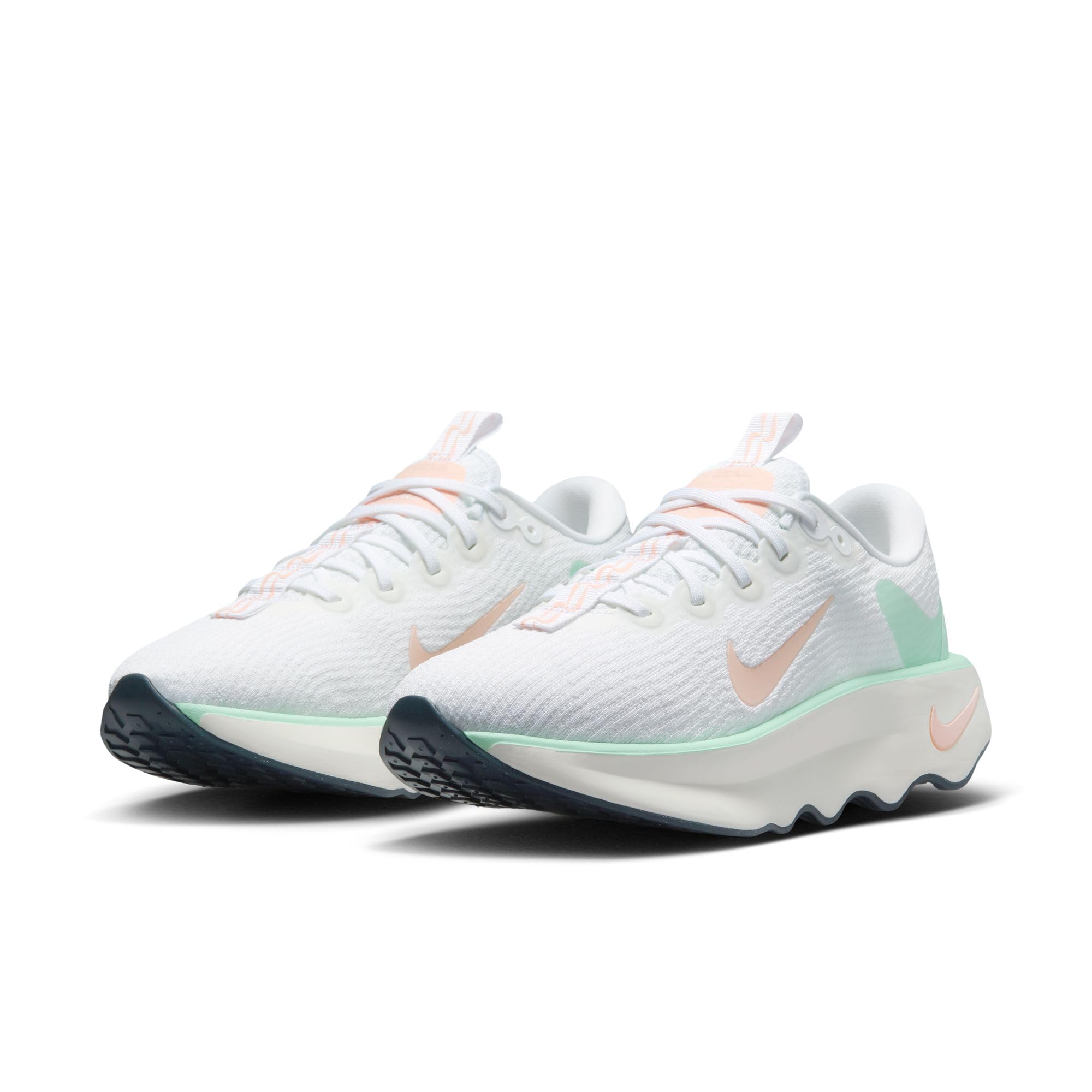 Nike Motiva (HQ3506-100, scarpe da passeggio da donna, bianco/menta schiuma/vela/tramonto)