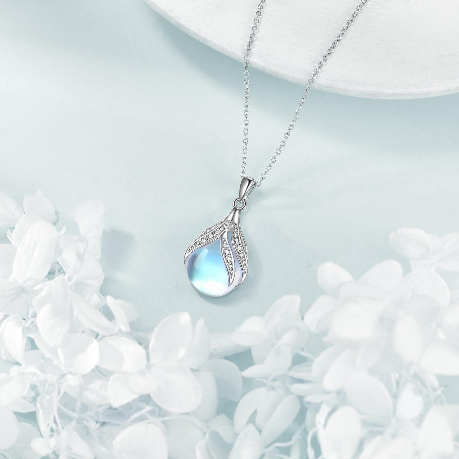 YAFEINI Tropfen/Herz Mondstein Kette für Damen Sterling Silber Filigrane Anhänger Halskette Blauer Edelstein Schmuck Geschenke für Mutter Ehefrau Tochter