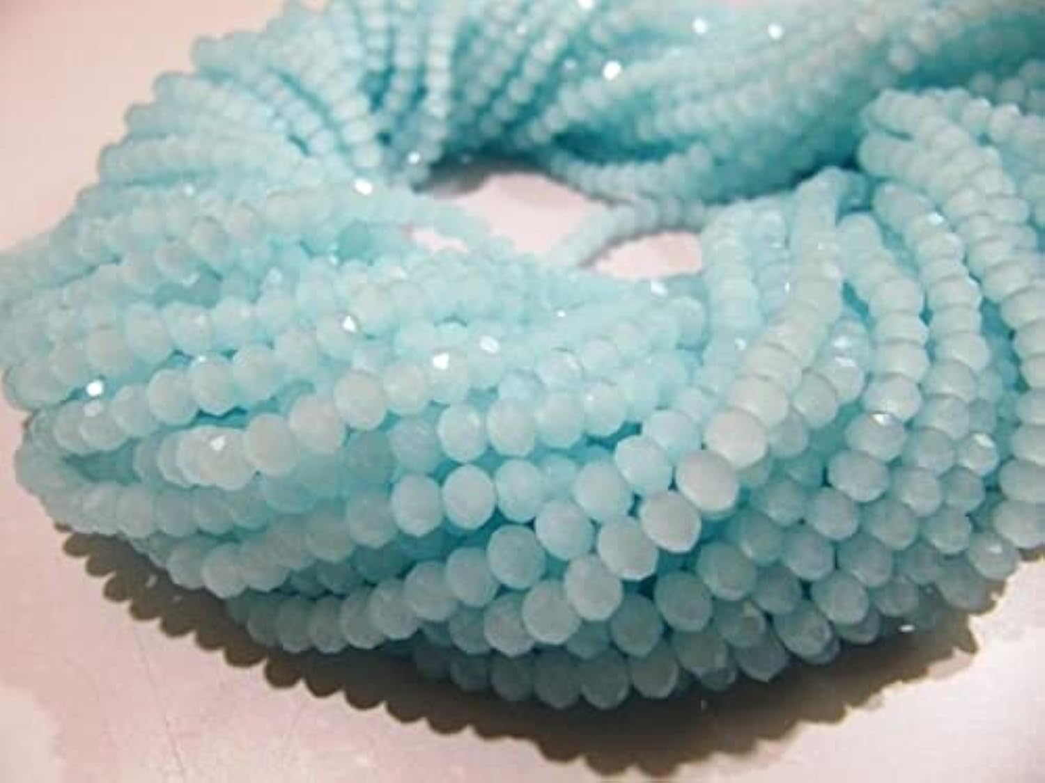Aqua chalcedony beads 4mm en rondelle pour un style bohème chic au quotidien