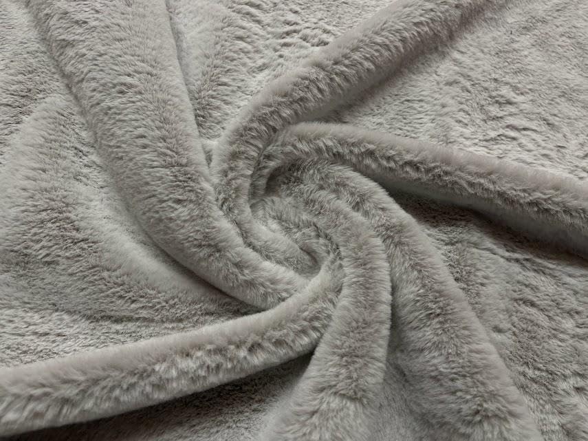 Tissu fausse fourrure de renard argenté de luxe doux au mètre pour haute couture