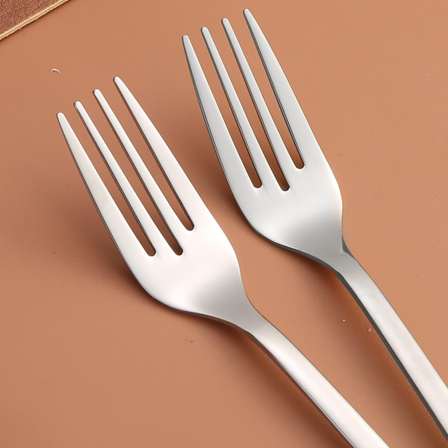 Silver Salad Fork, Mirror Polish Stainless Steel Fork Flatware Forks, New Kitchen Essentials Dinner Forks Cutlery Set, 7.95 Inches, 4 Piece