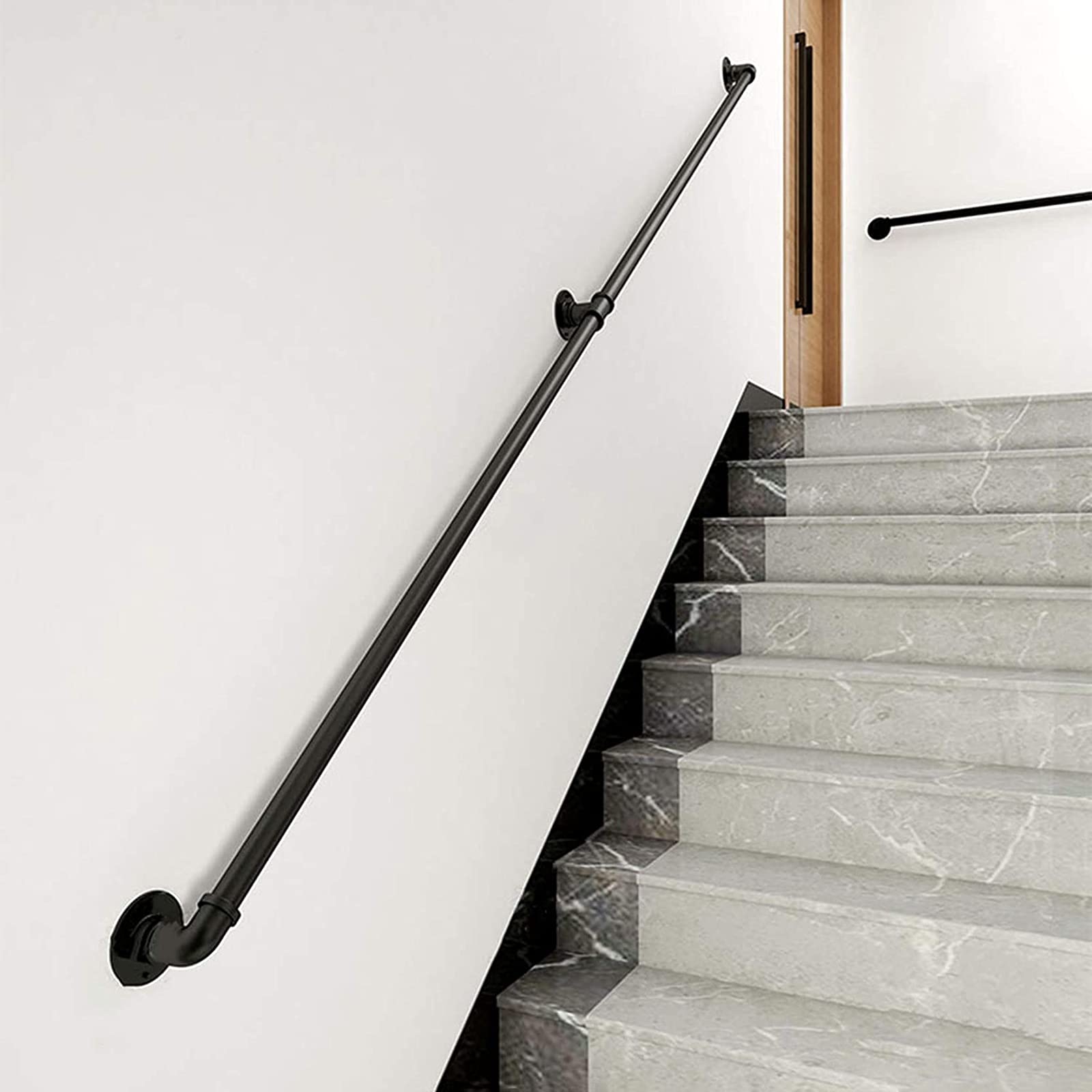 Main courante d'escalier antidérapante fixe pour éviter les chutes sur marches glissantes