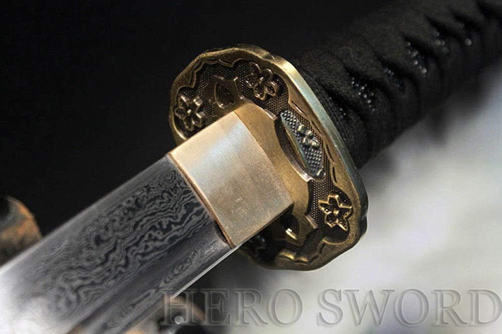Traditional Handmade Japanese 98 Type Saber Officer's Knife Damascus Folded Steel Full Tang Samurai Katana Sword Black Tachi Sharp