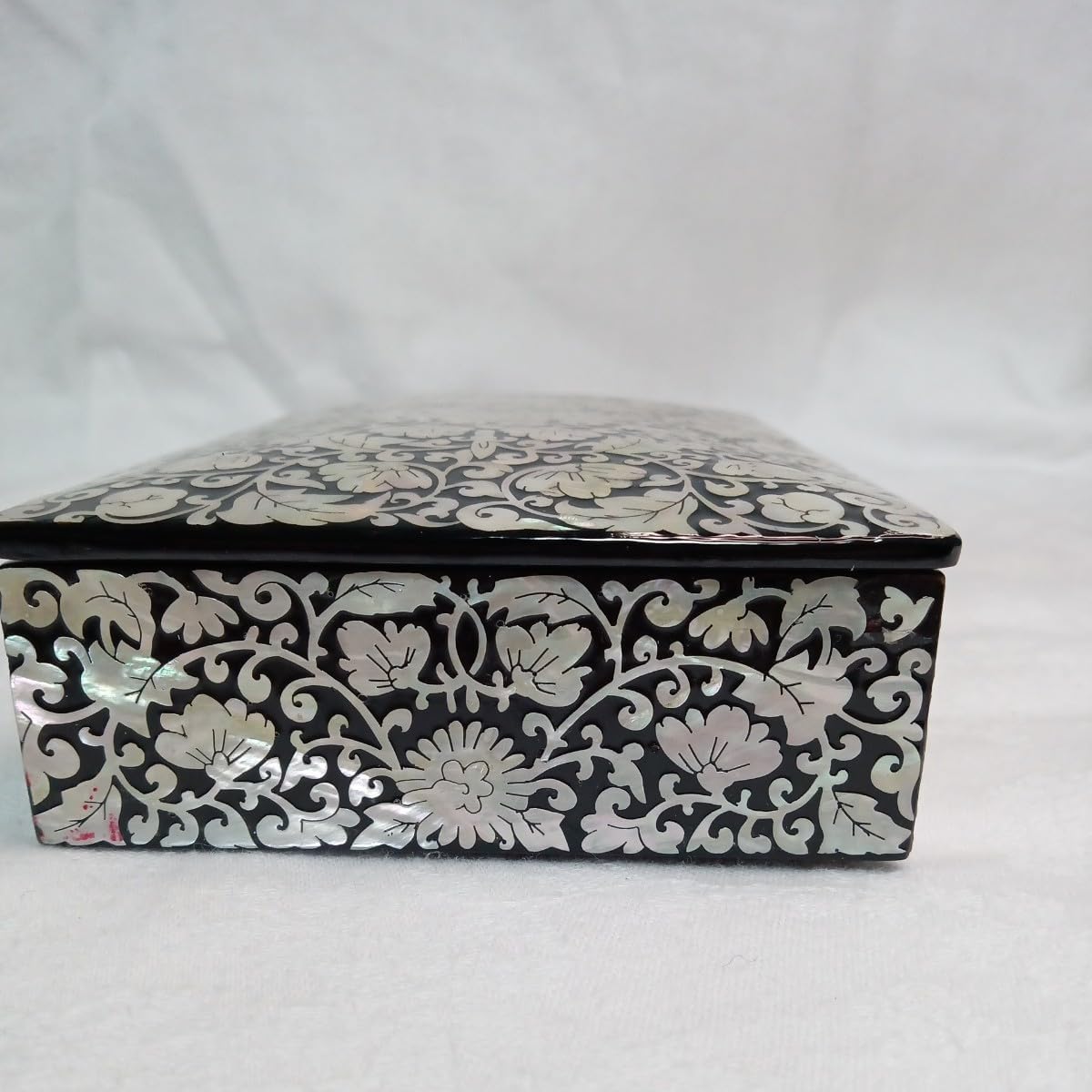 韓国螺鈿 らでんの中箱 内側には鮑貝 双鶴唐草文様 木製