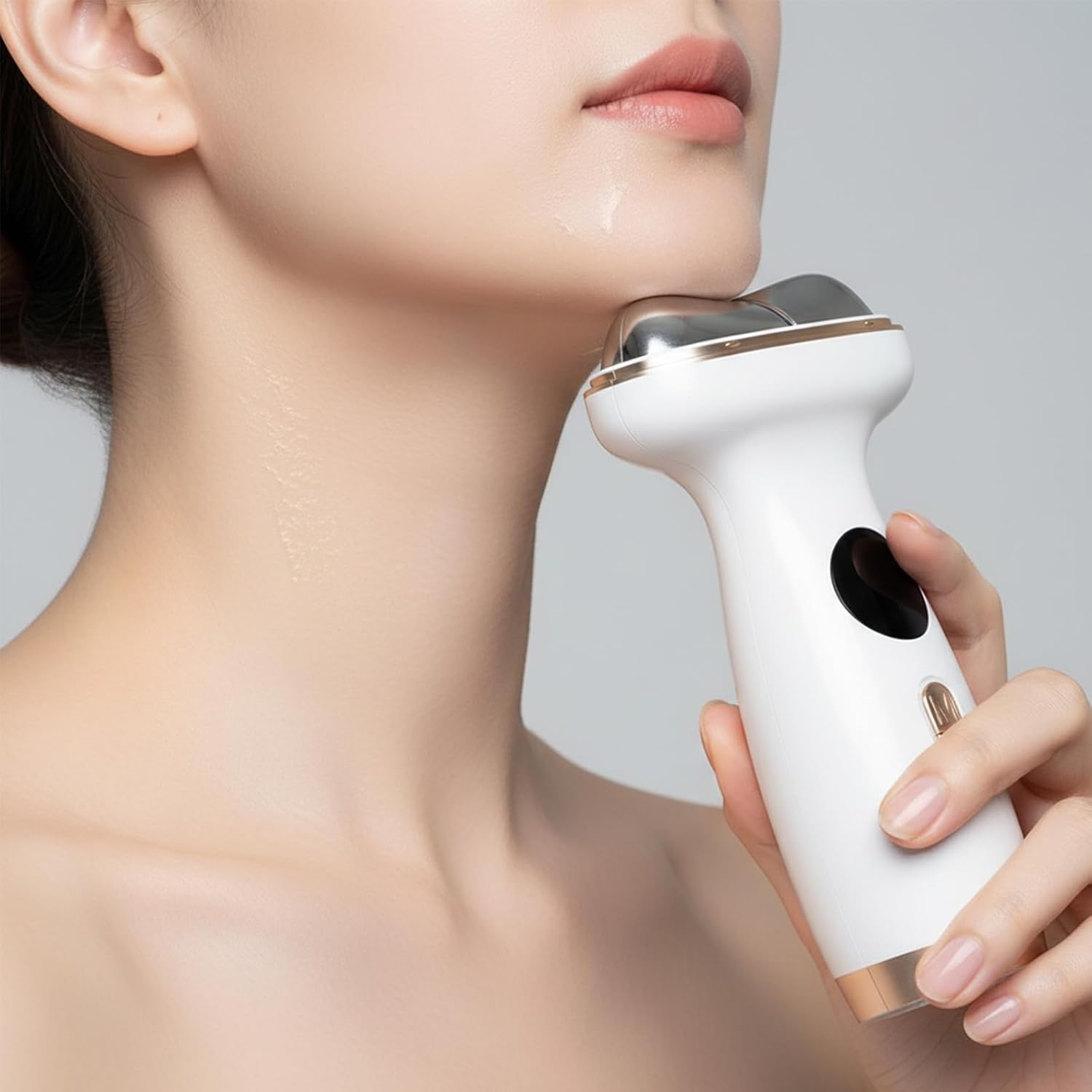 AZEUS Hot & Cold Facial and Neck Lifting Device, Featuring Cold and Hot Compresses As Well As Vibration Massage, Helps Firm The Skin and Contour Tthe Face and Neck, White