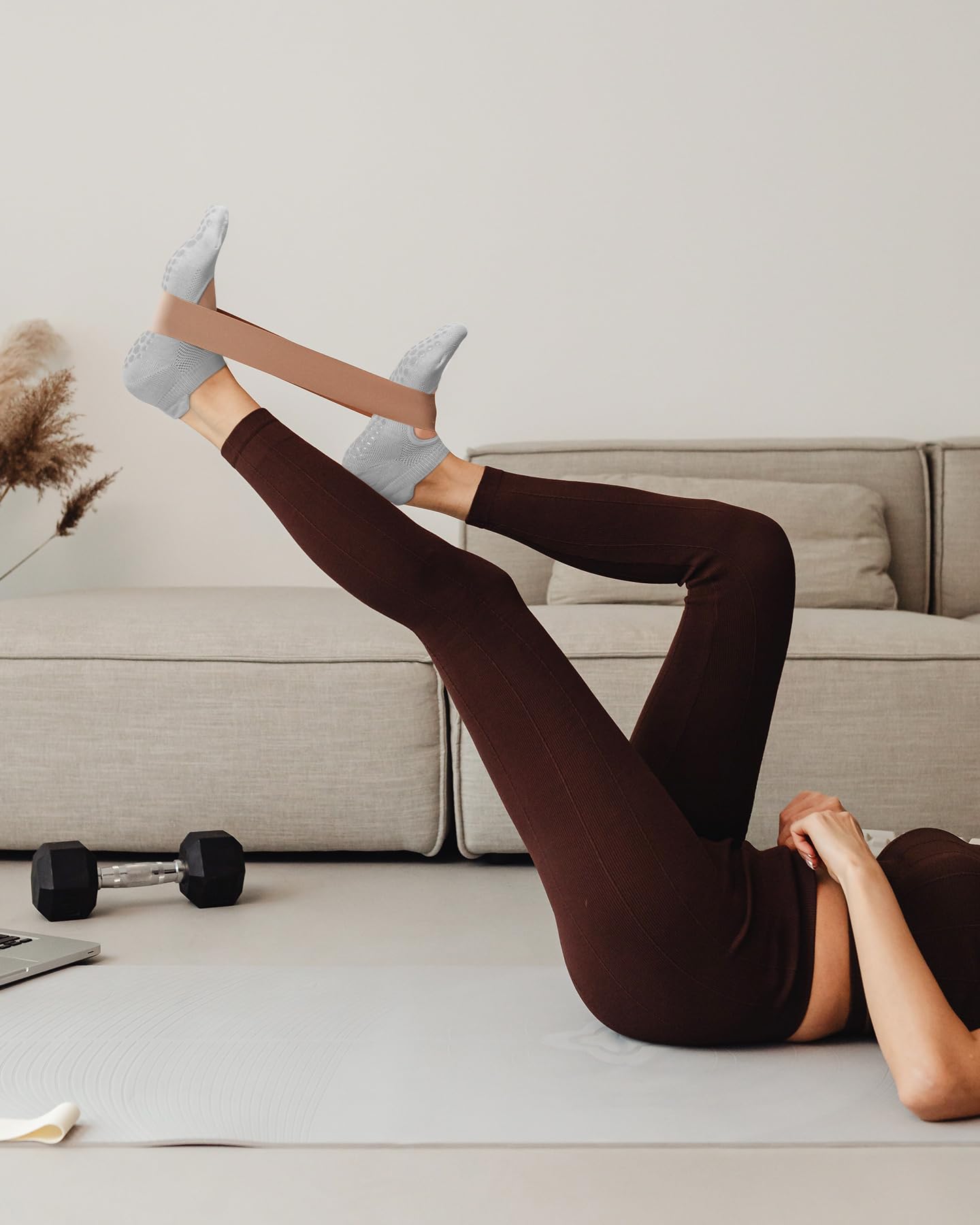 Iseasoo Calcetines de pilates para mujer, antideslizantes, calcetines de yoga, calcetines antideslizantes para mujer, para barra, hospital, descalzo