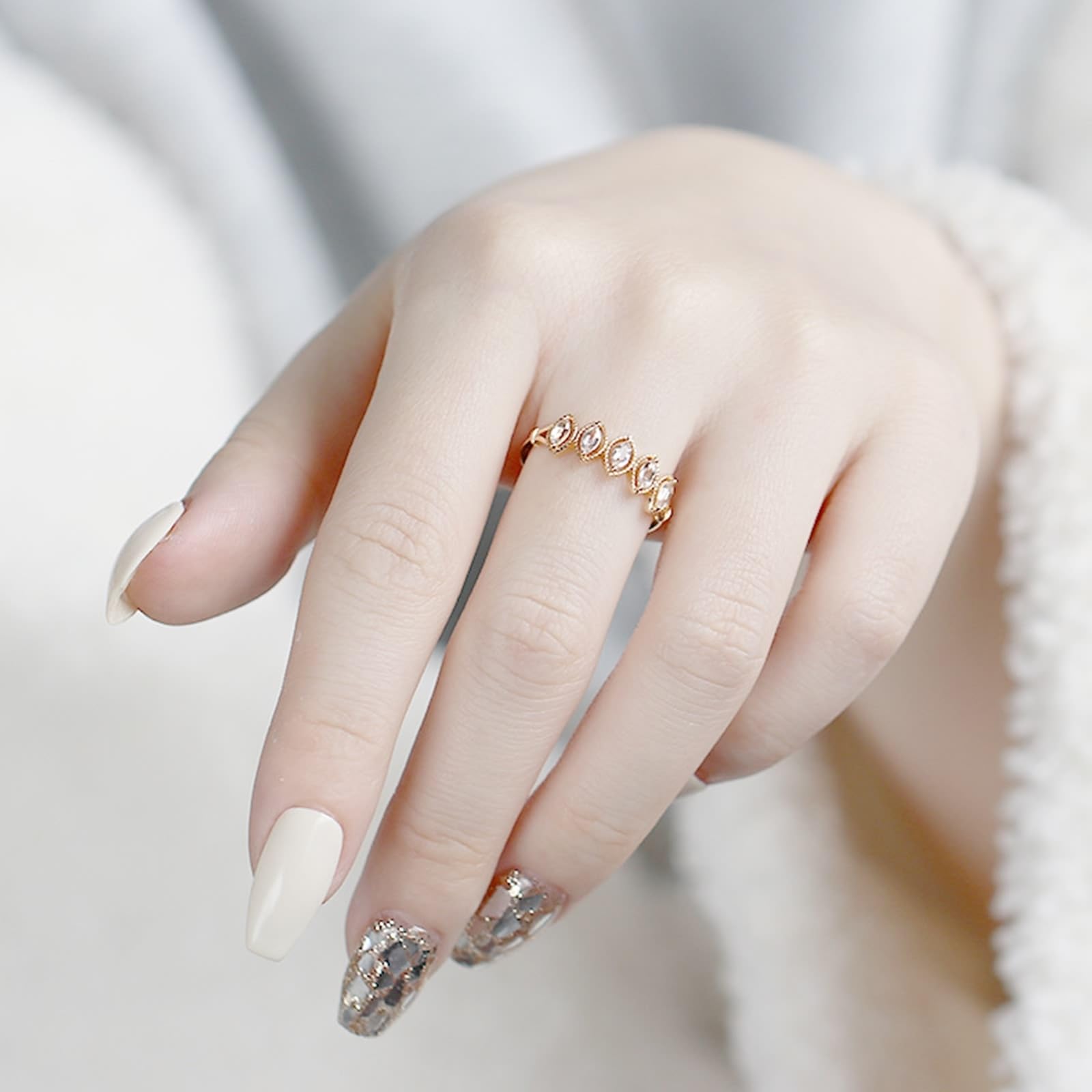 Par de anillos de oro de 9 K/14 K/18 K con topacio marquesa, forma media eternidad