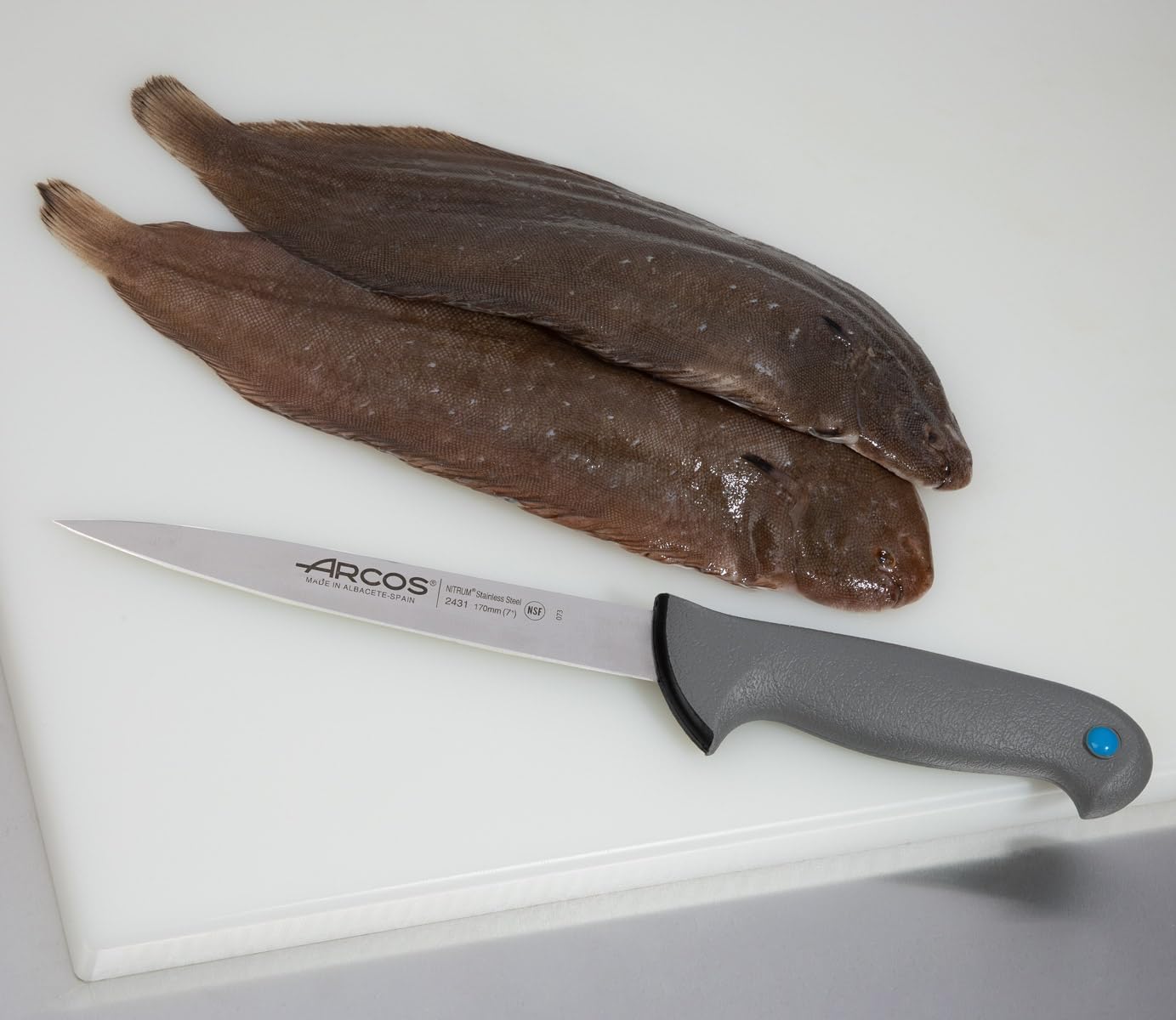 Arcos Colour Proof Series - Sole/Fish Knife - NITRUM Stainless Steel 7" Blade - Polypropylene Handle with Elastomer Cover in Black Color