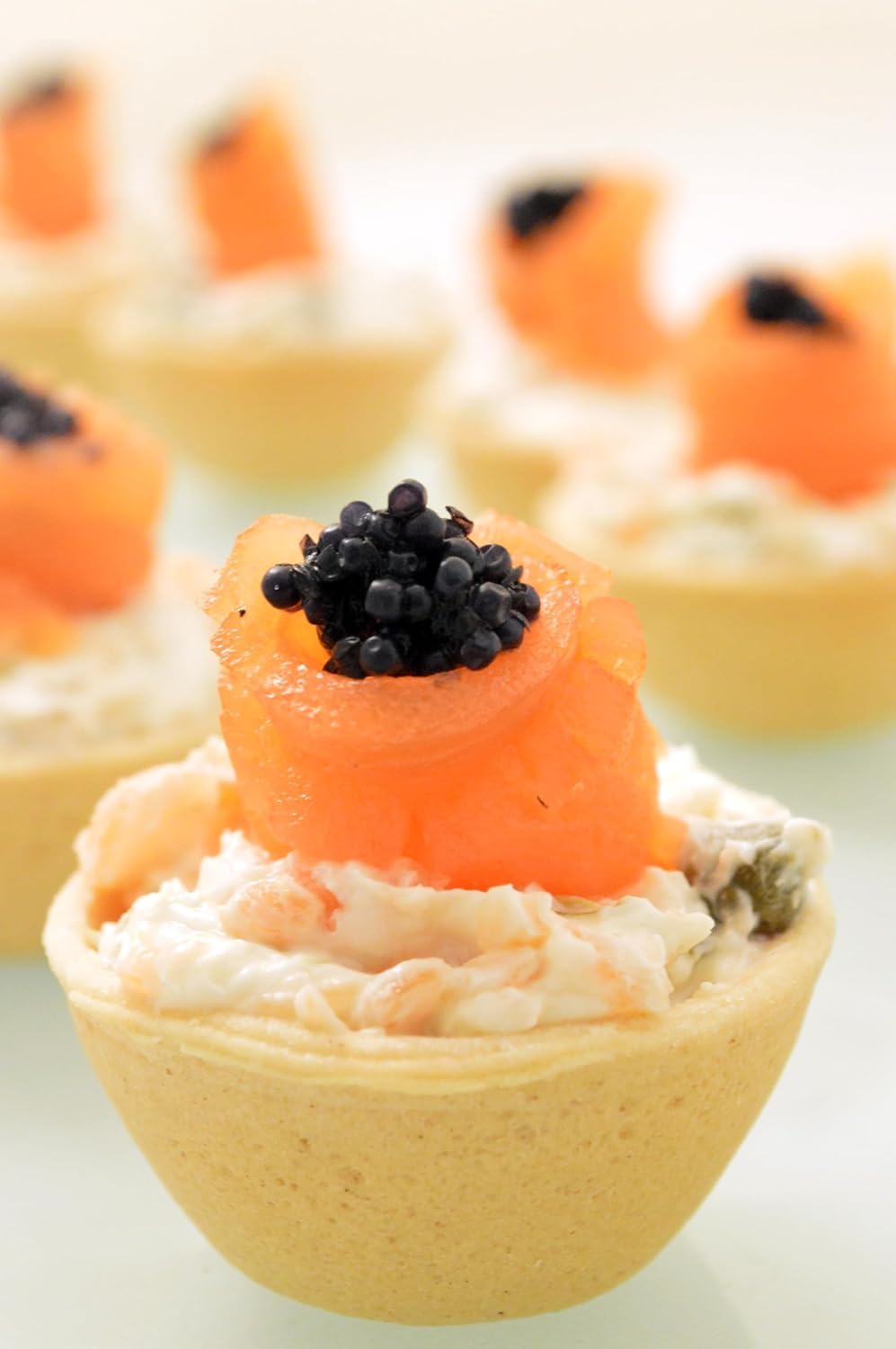 CROC’IN - Tartaletas para Rellenar Al Pesto de Albahaca - Base de Tartalettas Salada de Tomate - Para Cócteles o Aperitivos - Elaboración Artesanal - 24 unidades