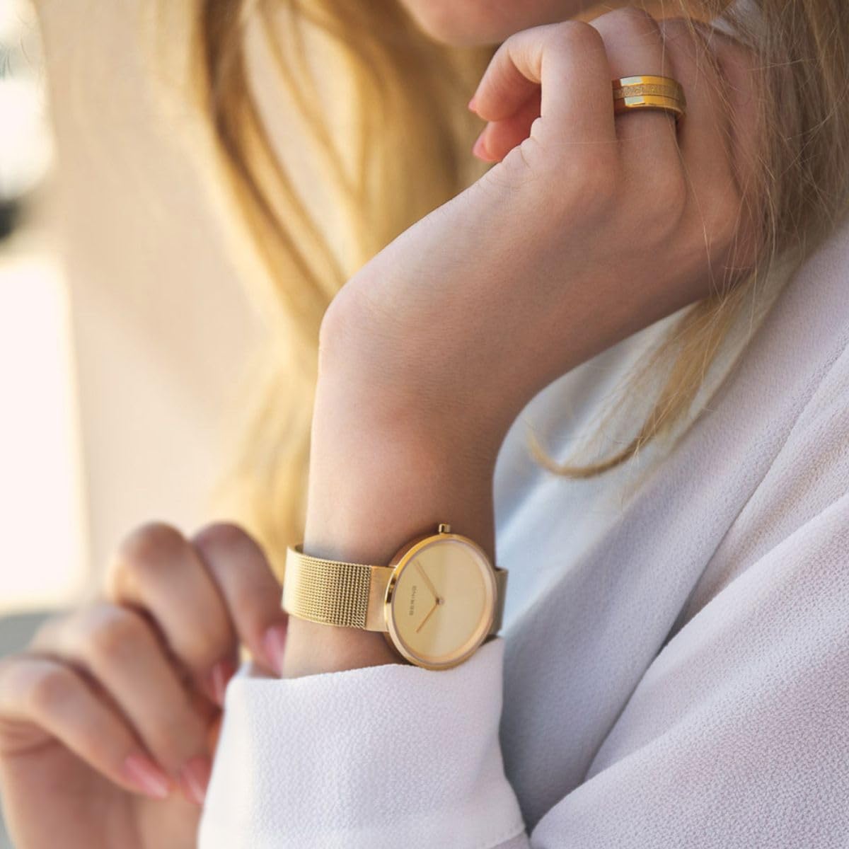 Bering 14531 Reloj de Cuarzo para Mujer con Caja de Acero Inoxidable de 31 mm y Esfera, Correa milanesa, Cristal de Zafiro y Resistencia al Agua de 5 ATM