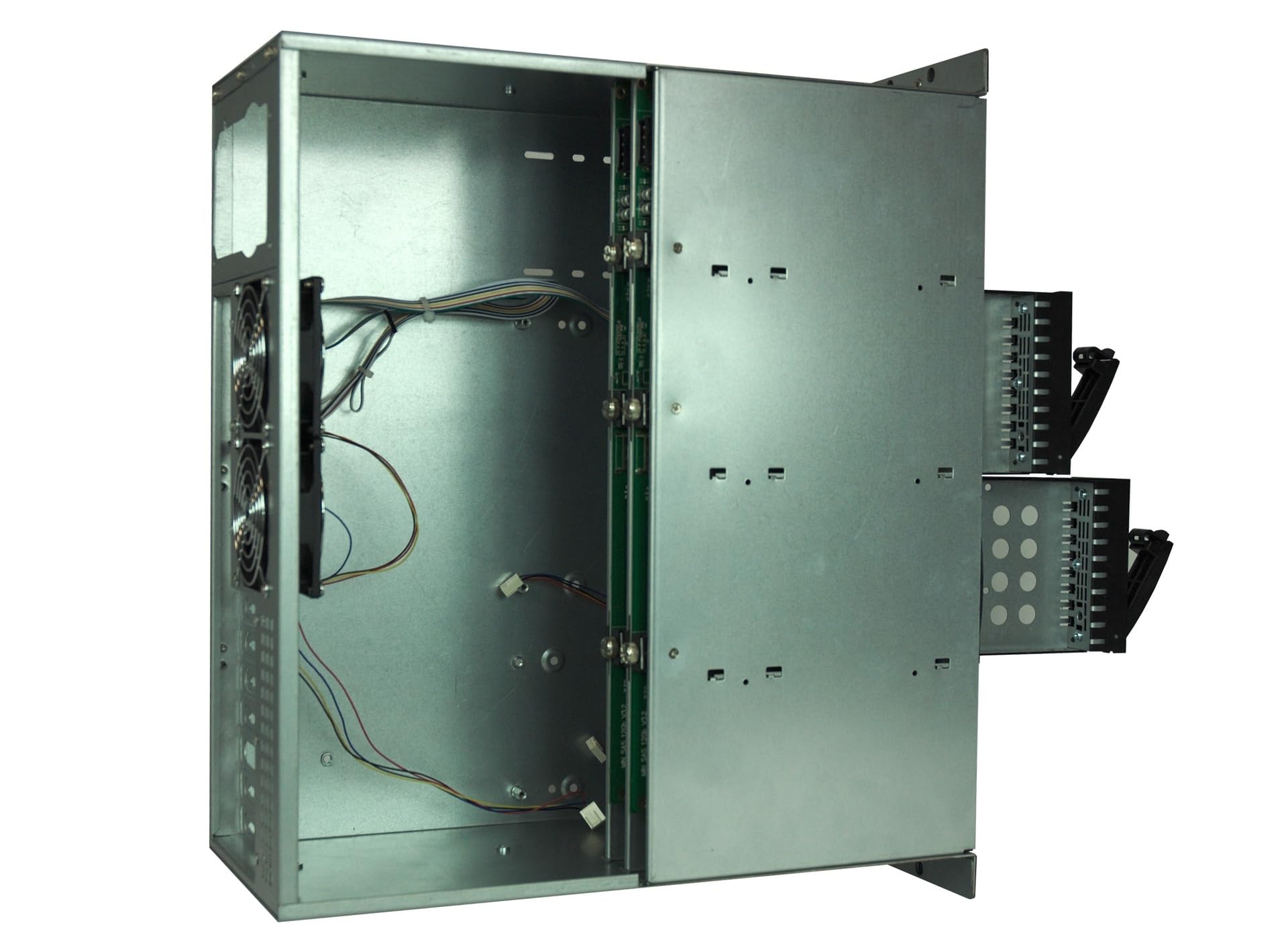 Boitier Rack 19" 4U 8x3.5 ou 2,5" Profondeur 40cm (Connectiques SAS 8087)