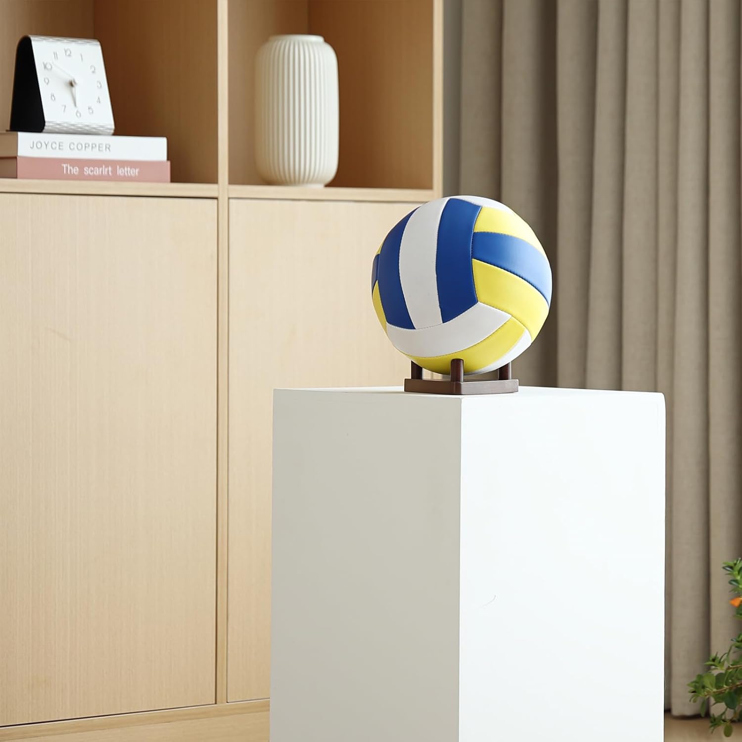 Football Stand Display Basketball Stand Set of 4 Football Ddisplay Stand with Anti-Slip Mat Soccer Holder Rack Football Holder turdy Memorabilia Display Case