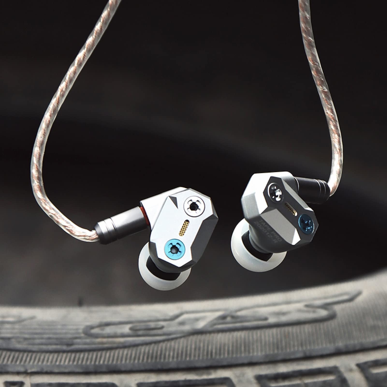 Amazon.co.jp: Letshuoer Tape Pro イヤホン ダイナミック型 五軸CNC