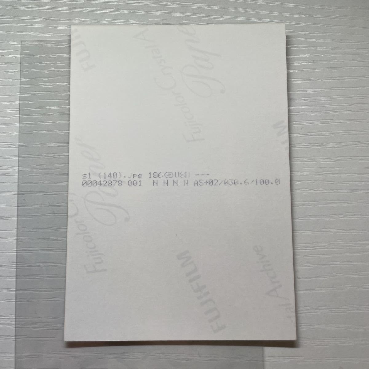 Amazon.co.jp: 関根彩蘭 直筆サイン入り 生写真 L判 特典 グラビア