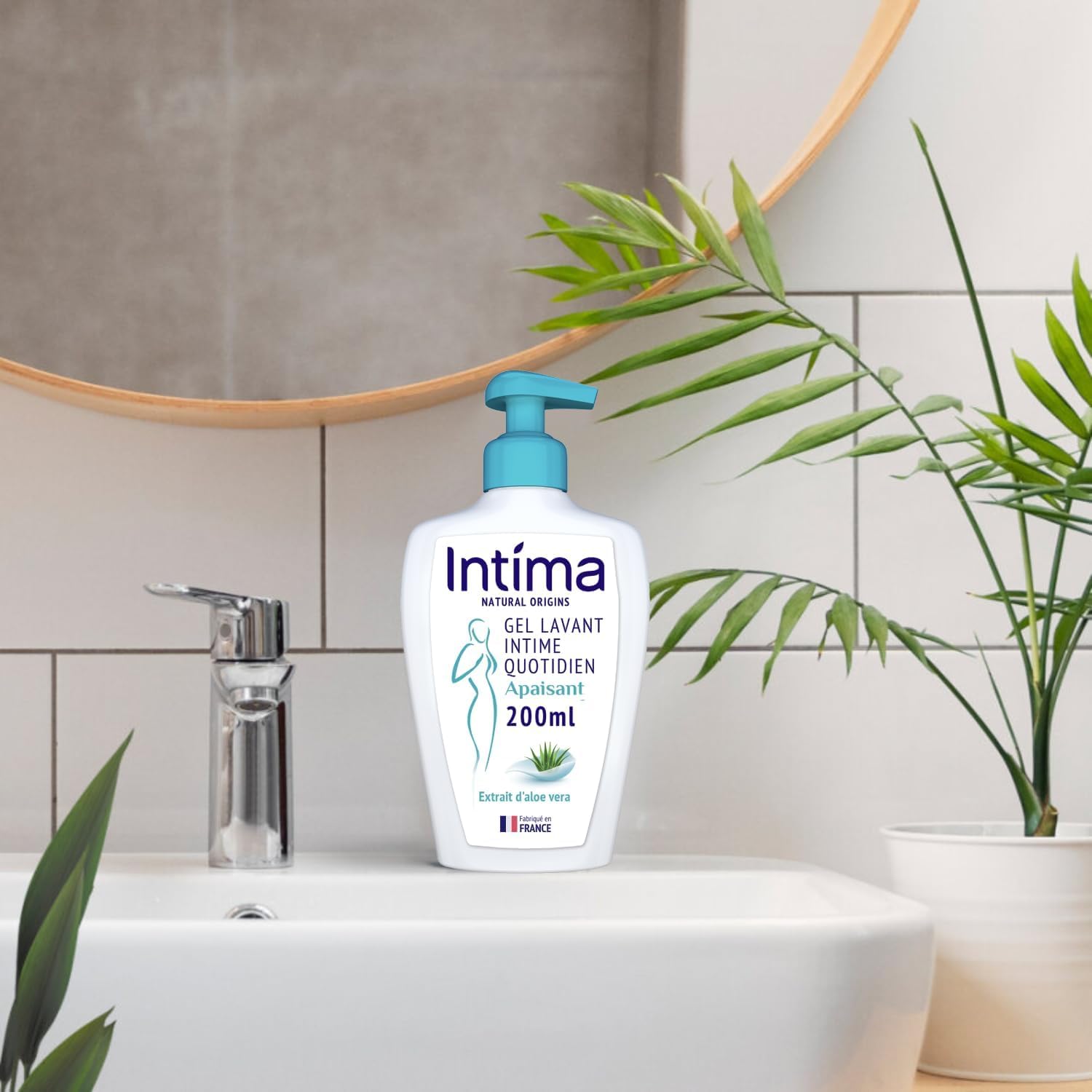 Intima - Lot de 12 Gels Intime Femme Natural Origins - Gel Apaisant à Aloe Vera - 97% naturels - 12x200 ml
