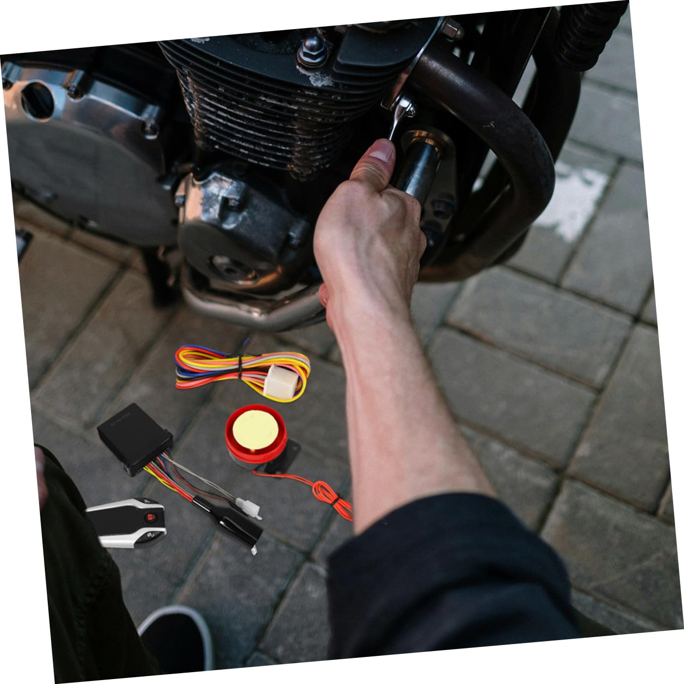 ERINGOGO Sistema di Allarme Antifurto per Moto Funzione Avvio Remoto, Blocco Automatico, Resistente alle Intemperie e Telecomando in Plastica per Sicurezza Potenziata