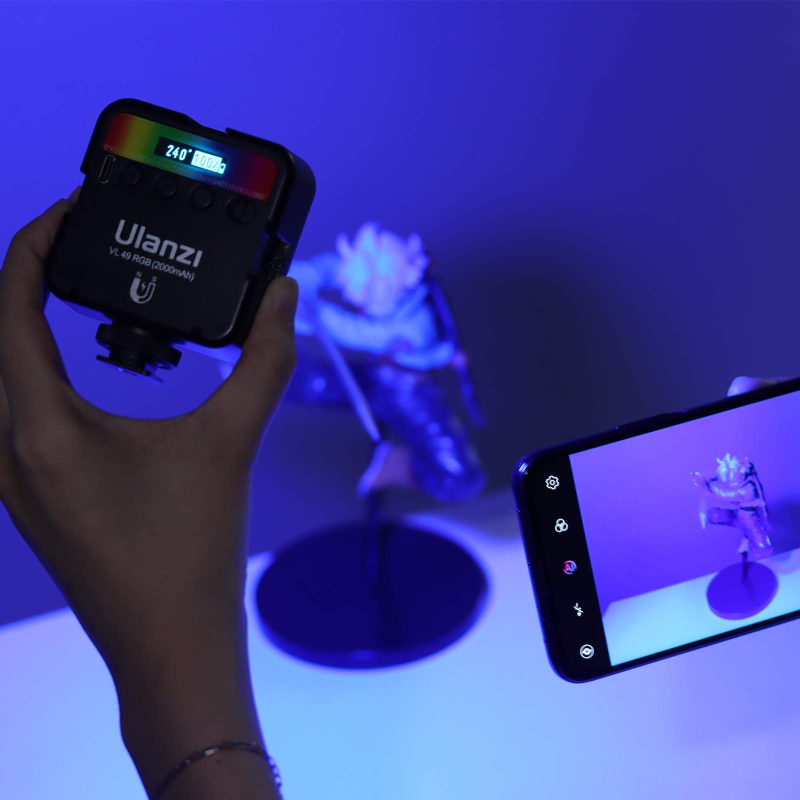 Ulanzi VL49 RGB Mini Multi Color LED lampada video per smartphone e camera, luce di riempimento con temperatura colore regolabile (RGB + 2500K-9000K) e batteria da 2000 mAh per video Vlog Streaming