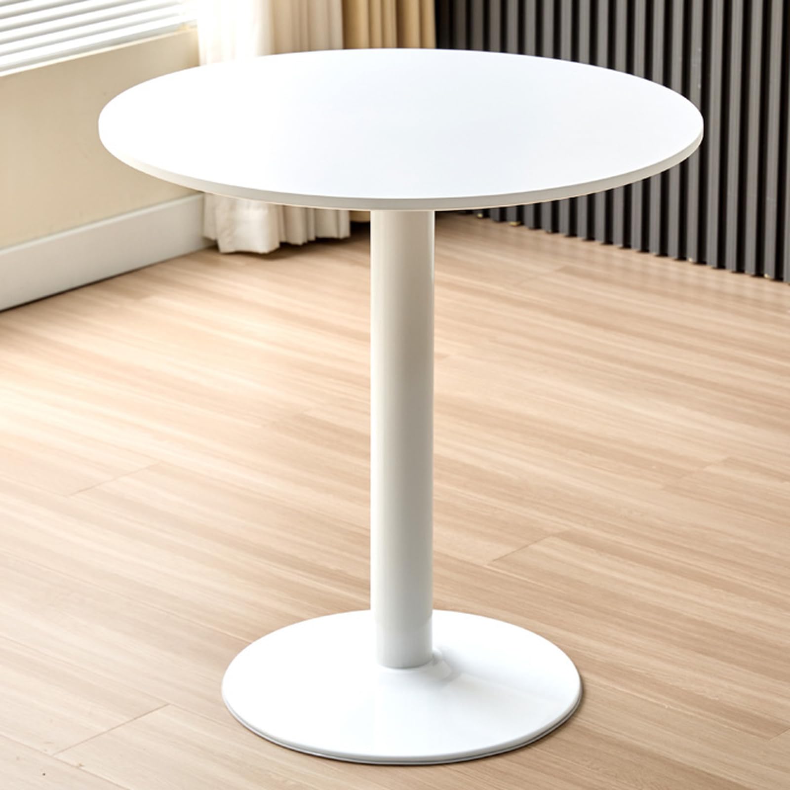 Table d'appoint pour petits espaces solution contre le manque de place salon