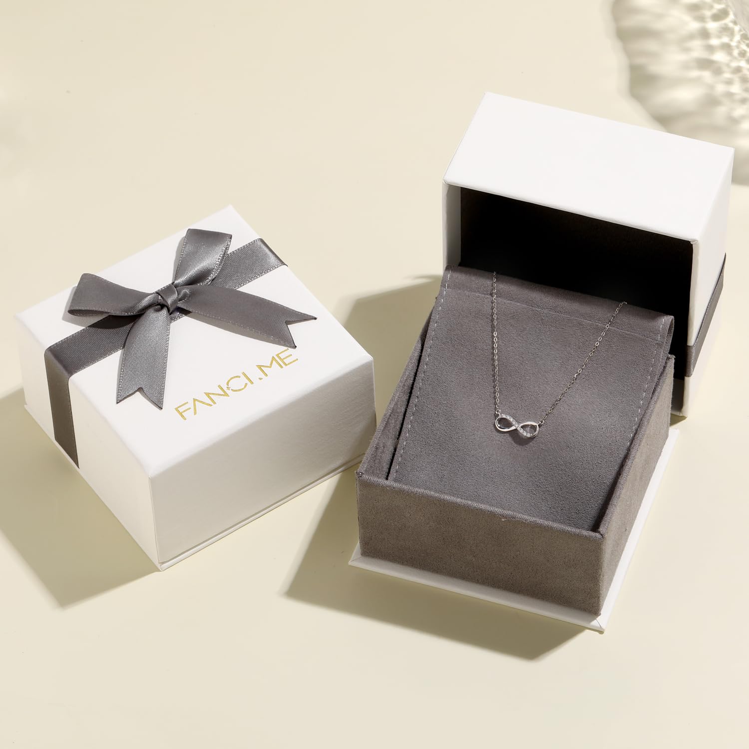FANCIME Colgante de infinito para mujer de oro 585 de 14 quilates, collar minimalista con diamantes auténticos, joyas para mujeres y niñas, longitud de la cadena ajustable: 40 + 5 cm
