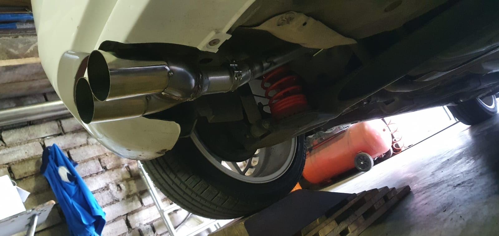 Terminale di Scarico in Acciaio Inossidabile per Fiat Punto, Grande Punto, Punto Evo, Alfa Mito, Tubolare Curvo con Uscite Doppie, Lucidato, 120cm