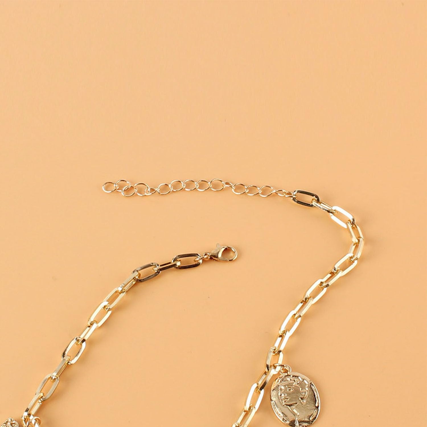 Chunky Gold Charm Necklace for Women White Pearl Choker Necklace Head Portrait Square Pendant Necklace Boho Charm Necklace Beach Necklace Jewelry for Women