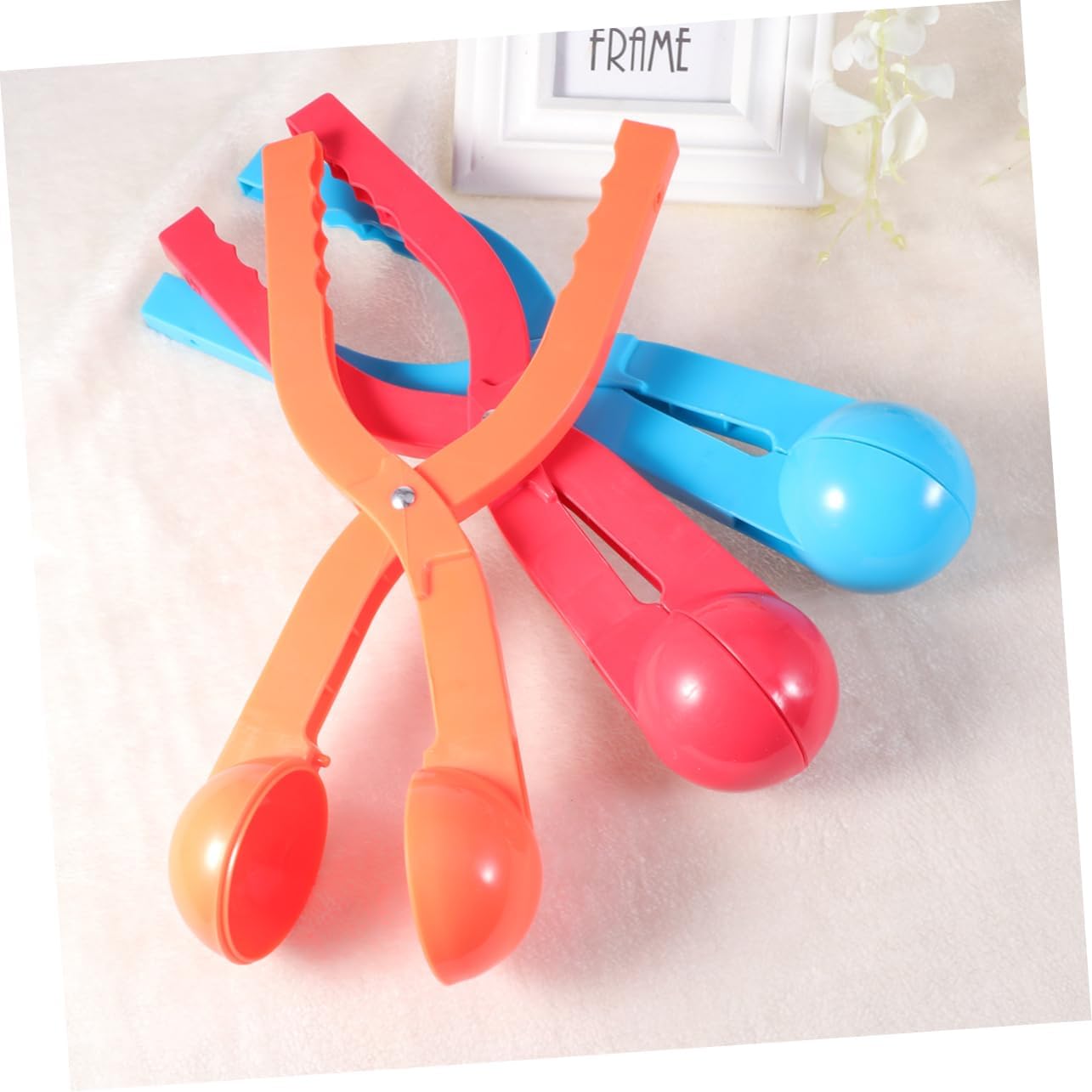 ibasenice 3Pcs Plastic Maker for Outdoor Play Snow Random Colors for Winter Fun and Snow Games