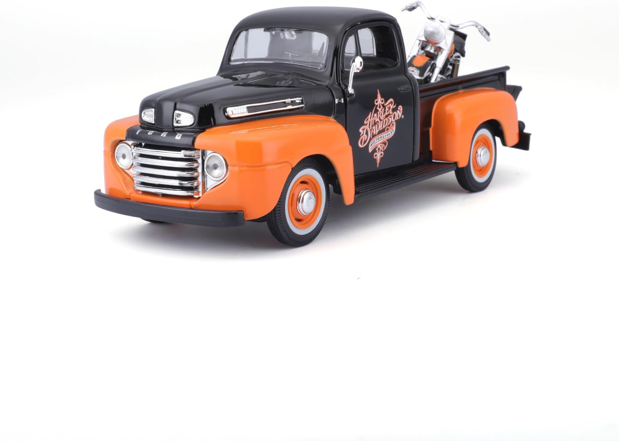 BAUER SPIELWAREN 1:24 Scale - Ford F-1 Pickup With 1:24 Flh Duo Glide - HD Custom