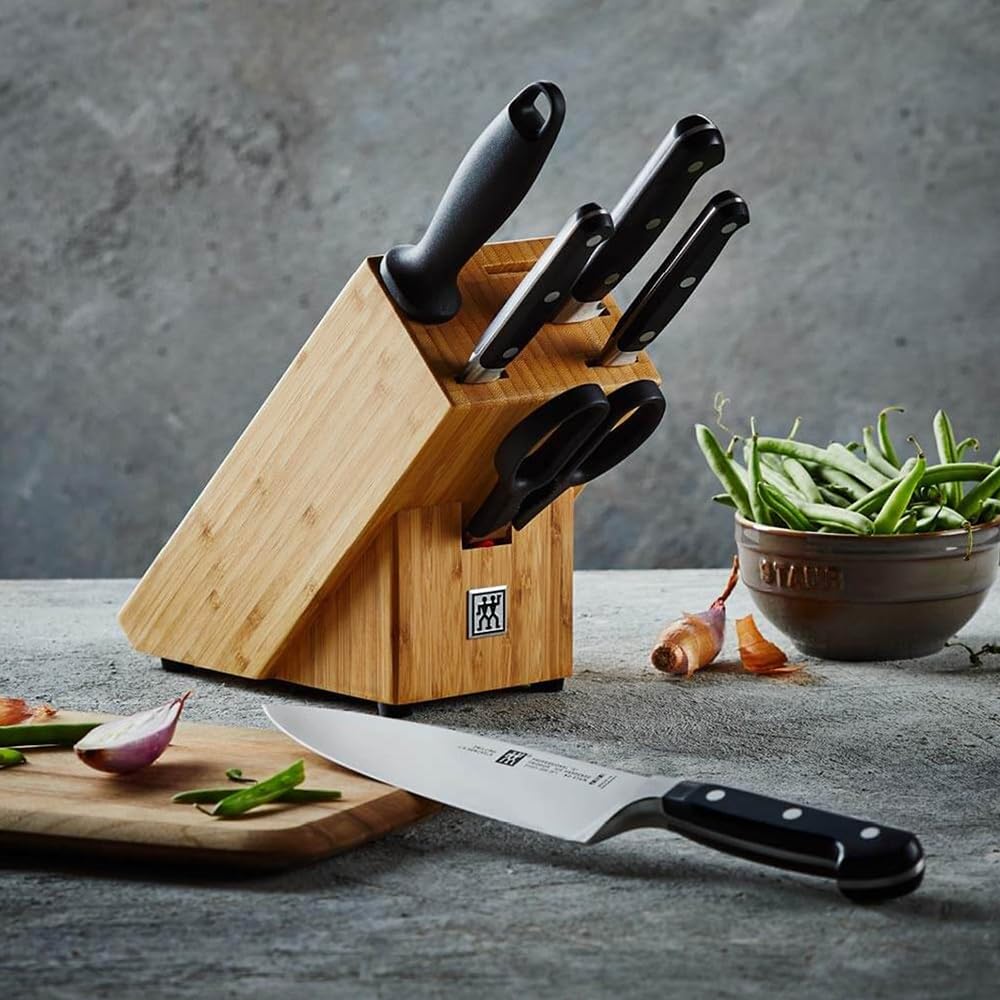 ZWILLING Ceppo di coltelli, 7 pezzi, Ceppo in bambù, Coltelli e forbici in acciaio inox speciale/Impugnature in plastica, Professional S