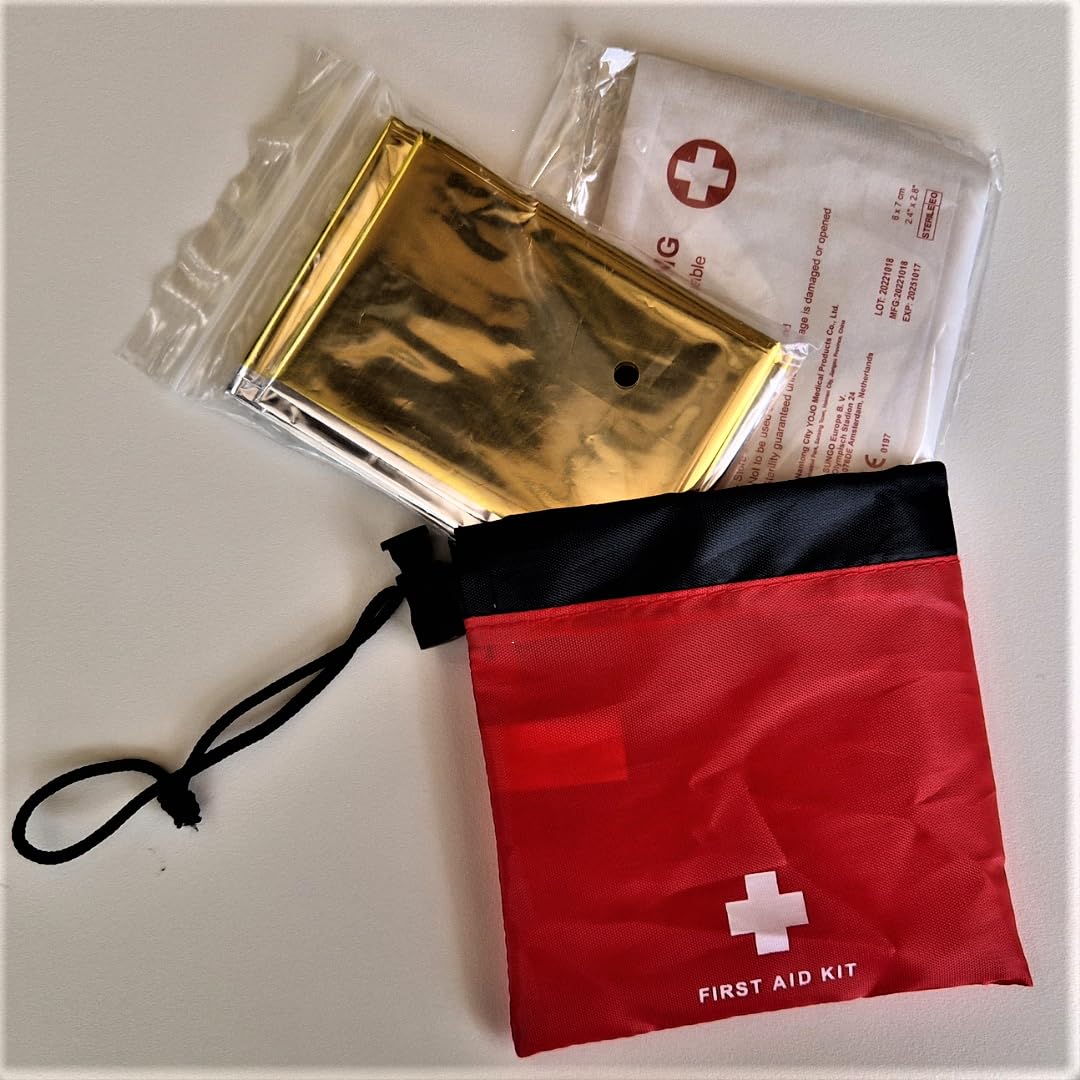 RTW Shop First Aid Kit Small Survival Blanket 110 x 140 cm for Car and  Motorcycle, Travel, Camping : Amazon.co.uk: Automotive