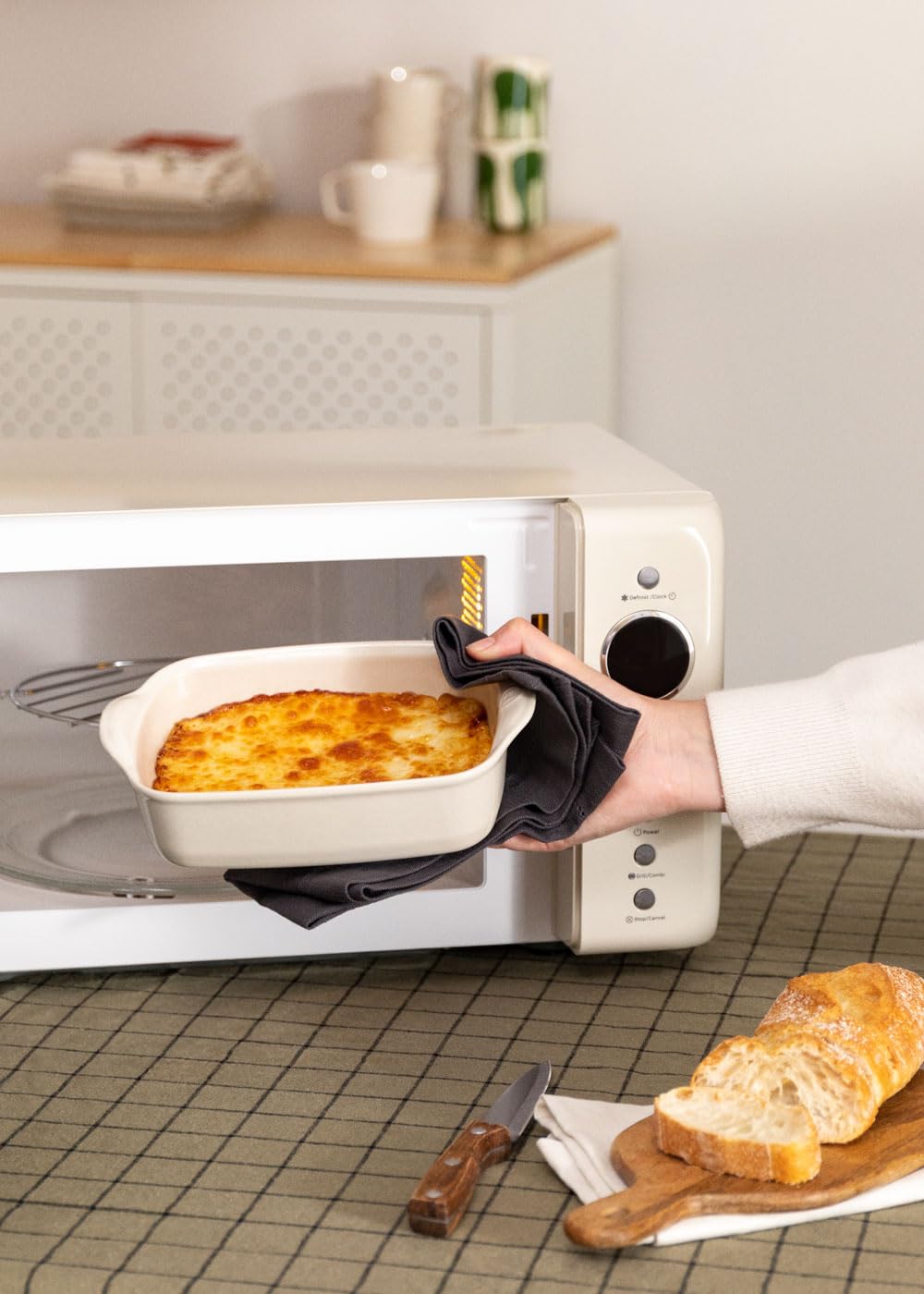 CREATE/MICROWAVE RETRO/Microondas grill digital banco roto/Estilo Retro, capacidad 20L, plato de Ø245 mm, 3 programas, 9 menús preinstalados, cocinado multietapa, pantalla LCD, 900W