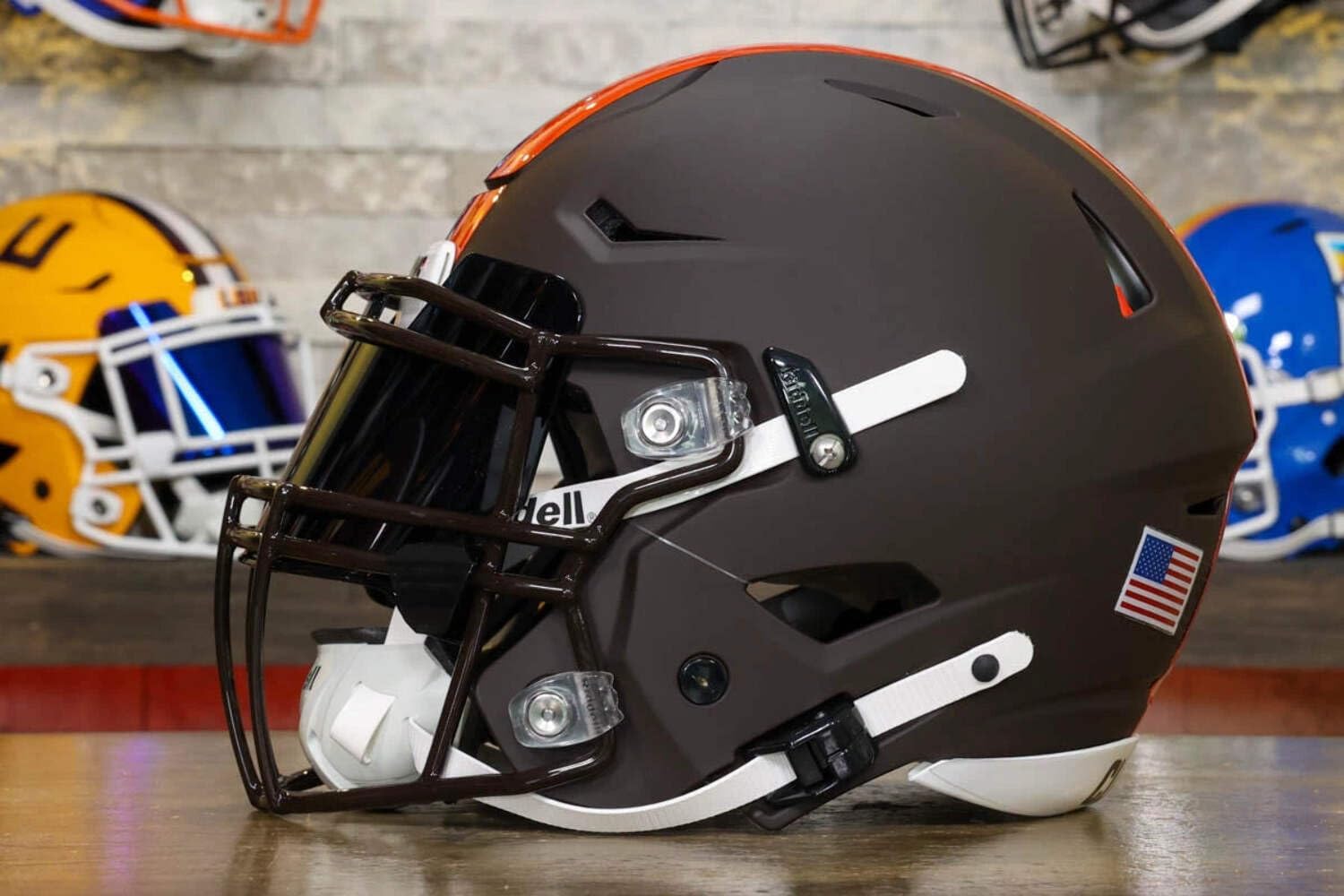 Cleveland, Browns Collectible SpeedFlex Helmet - GG Special Edition - with Free USA Flag Decal - Green Gridiron