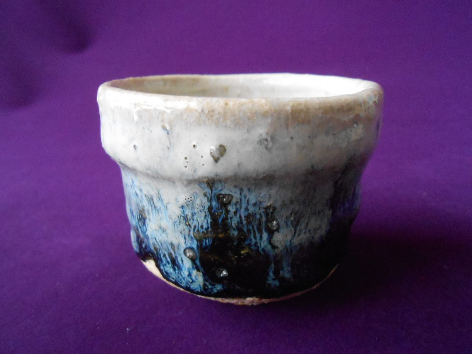 朝鮮唐津ぐい呑　唐津焼　ぐい呑　焼き物　陶器　酒器　陶芸 Amazon.co.jp: 【陶希庵】 古賀賢治 朝鮮唐津ぐい呑 木箱 ギフト